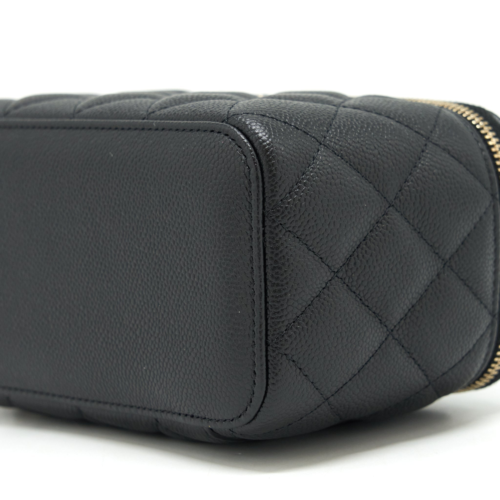CHANEL 22P LONG VANITY WITH CC LOGO CHAIN CAVIAR BLACK LGHW