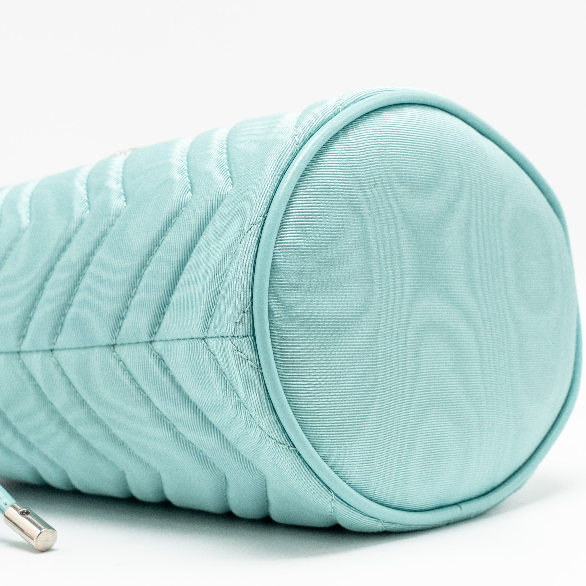 GUCCI GG MARMONT SILK BUCKET CRYSTAL CHAIN BAG FABRIC/ CRYSTAL LIGHT BLUE SHW