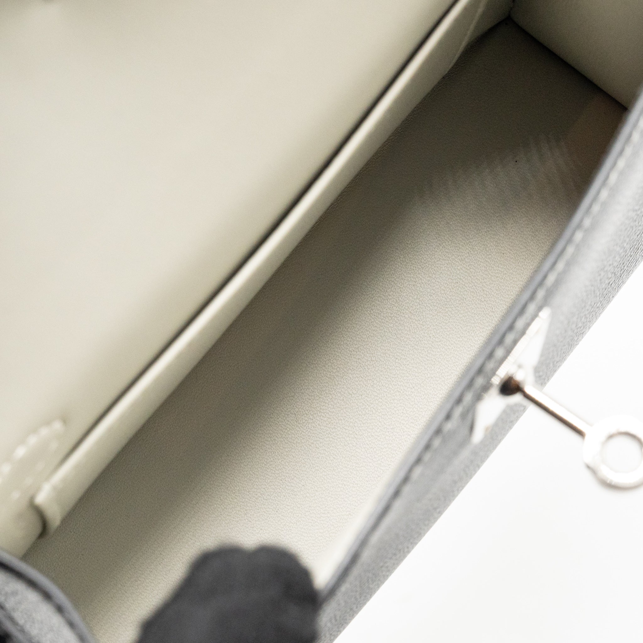 HERMES MINI KELLY II SPECIAL ORDER CHEVRE MYSORE BLACK / GRIS PERLE WHITE STITCHING SHW
