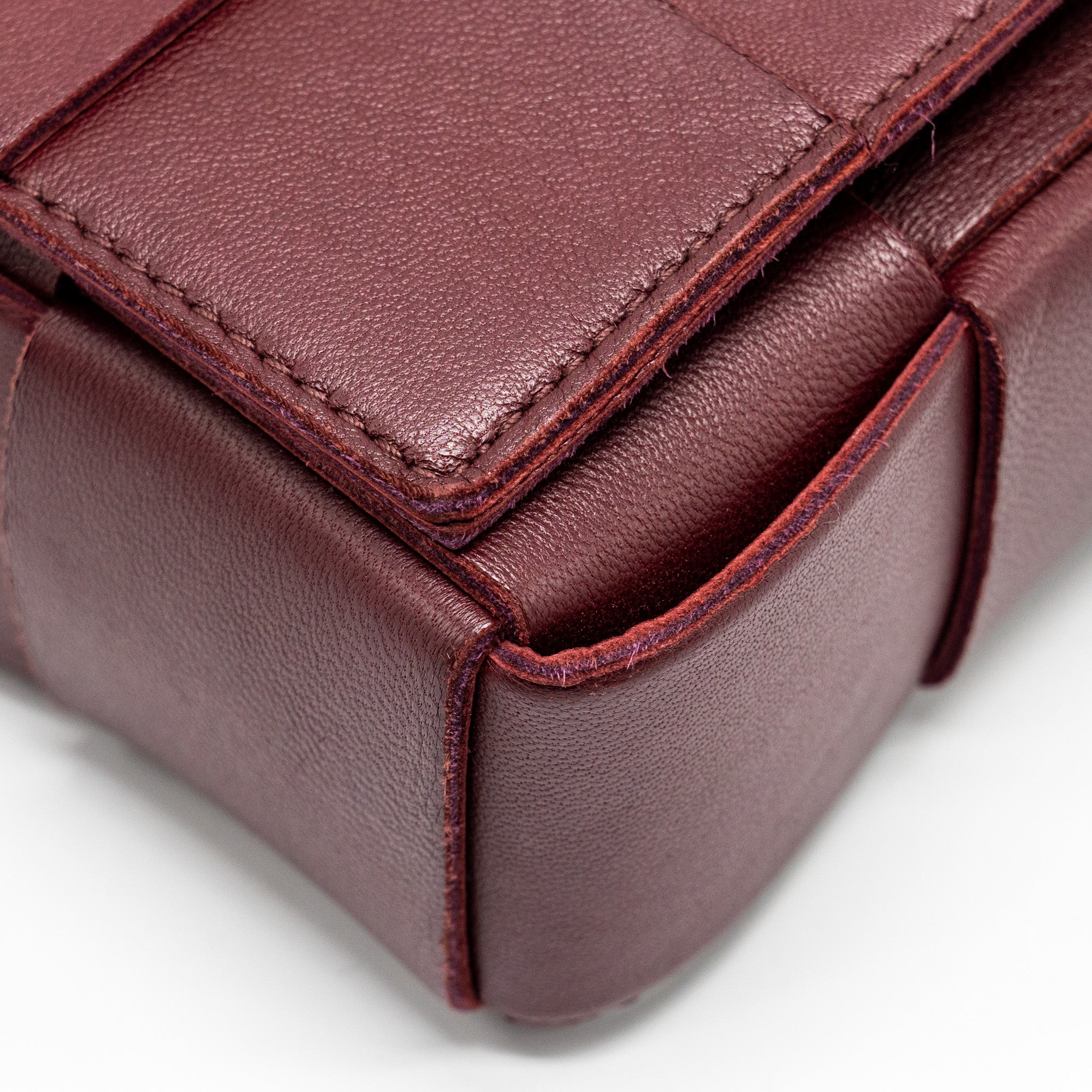 BOTTEGA VENETA CLASSIC CASSETTE BAG LAMBSKIN BURGUNDY GHW