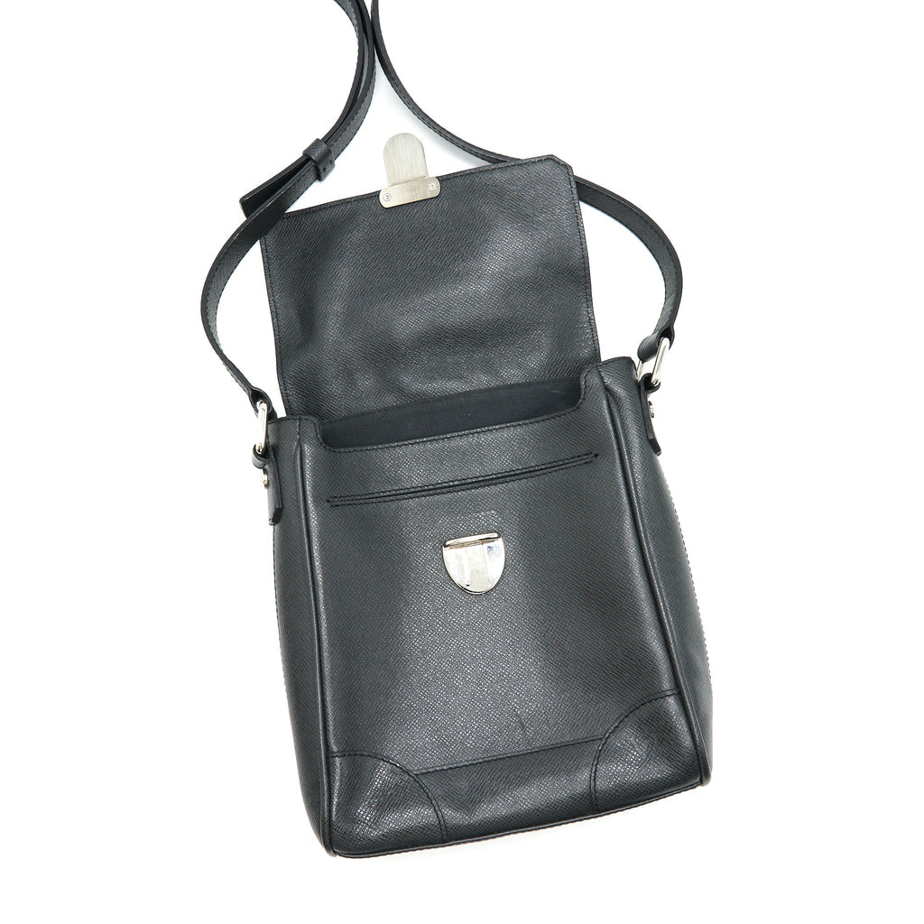 LOUIS VUITTON MEN'S MESSENGER BAG IN BLACK