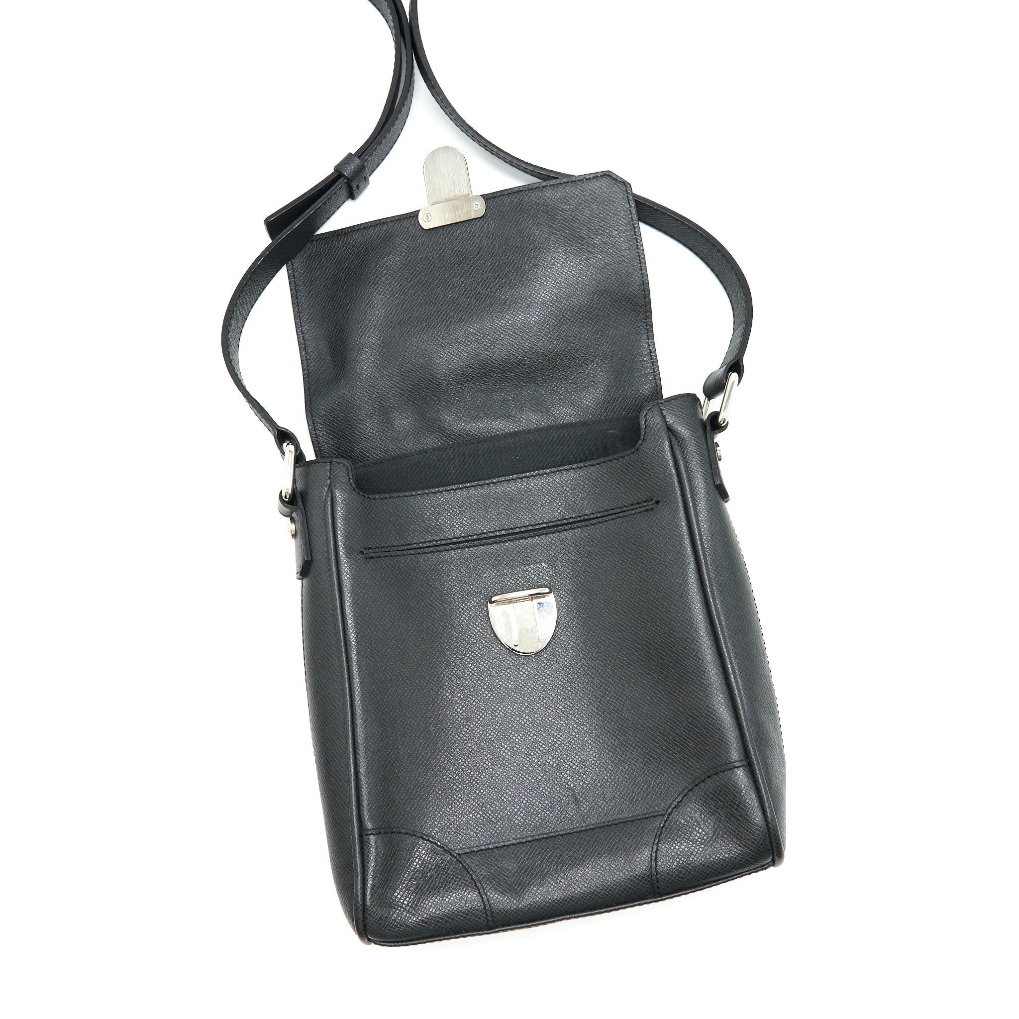 LOUIS VUITTON MEN'S MESSENGER BAG IN BLACK