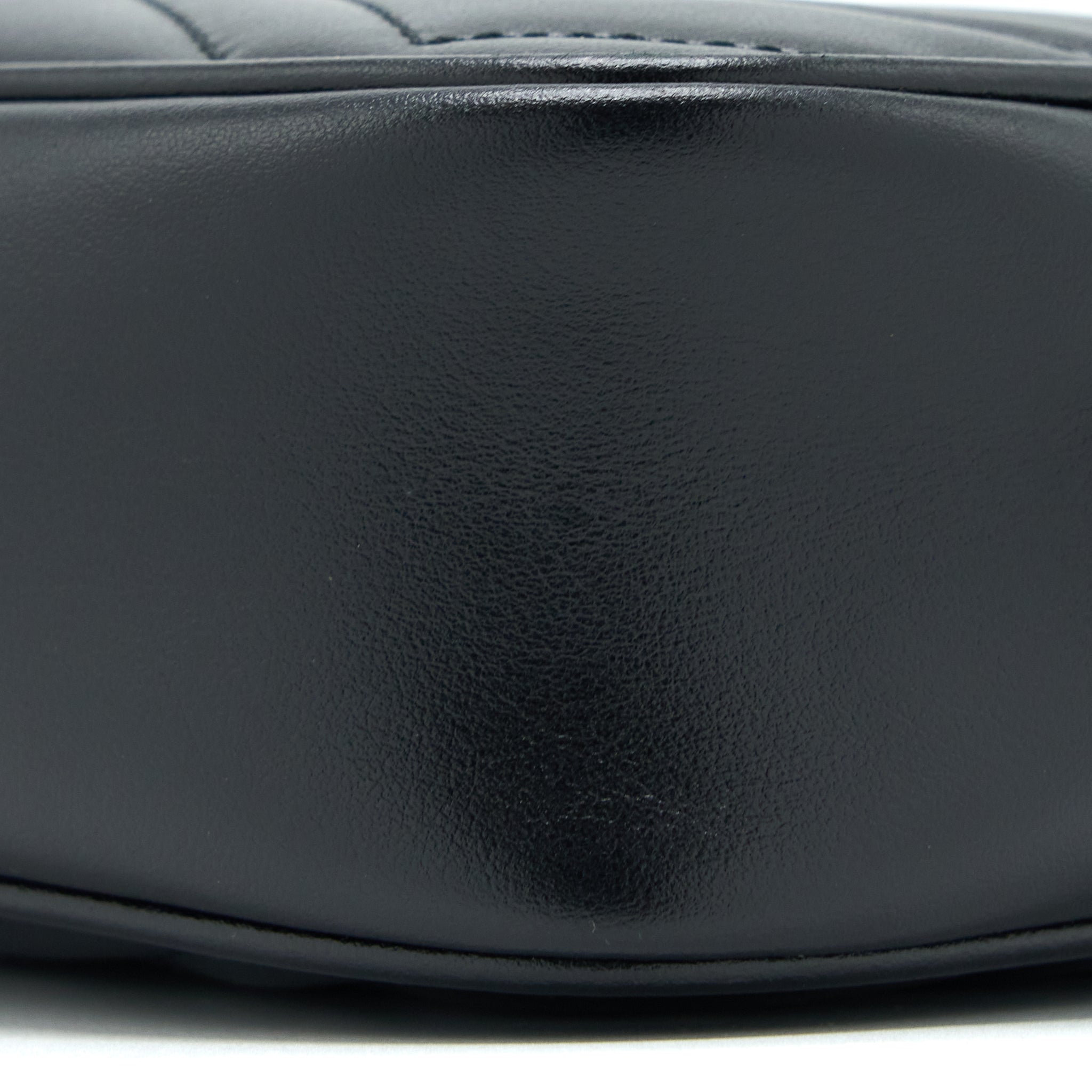 GUCCI GG MINI MARMONT MATELASSÉ BAG BLACK GHW