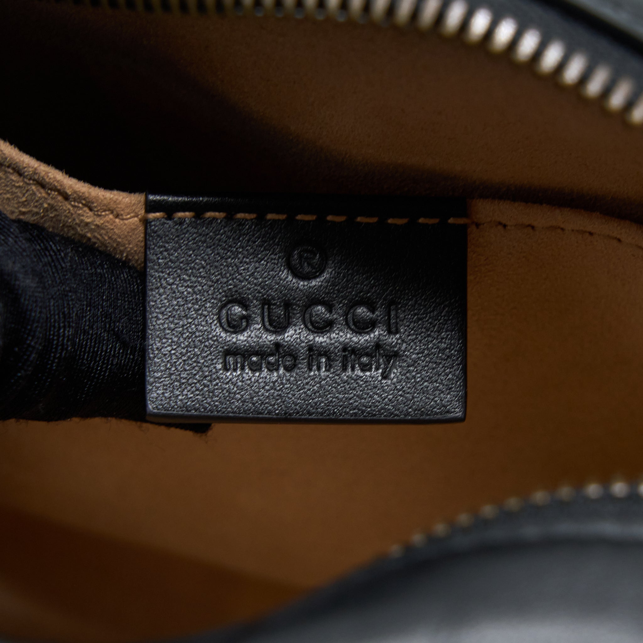 GUCCI GG MINI MARMONT MATELASSÉ BAG BLACK GHW