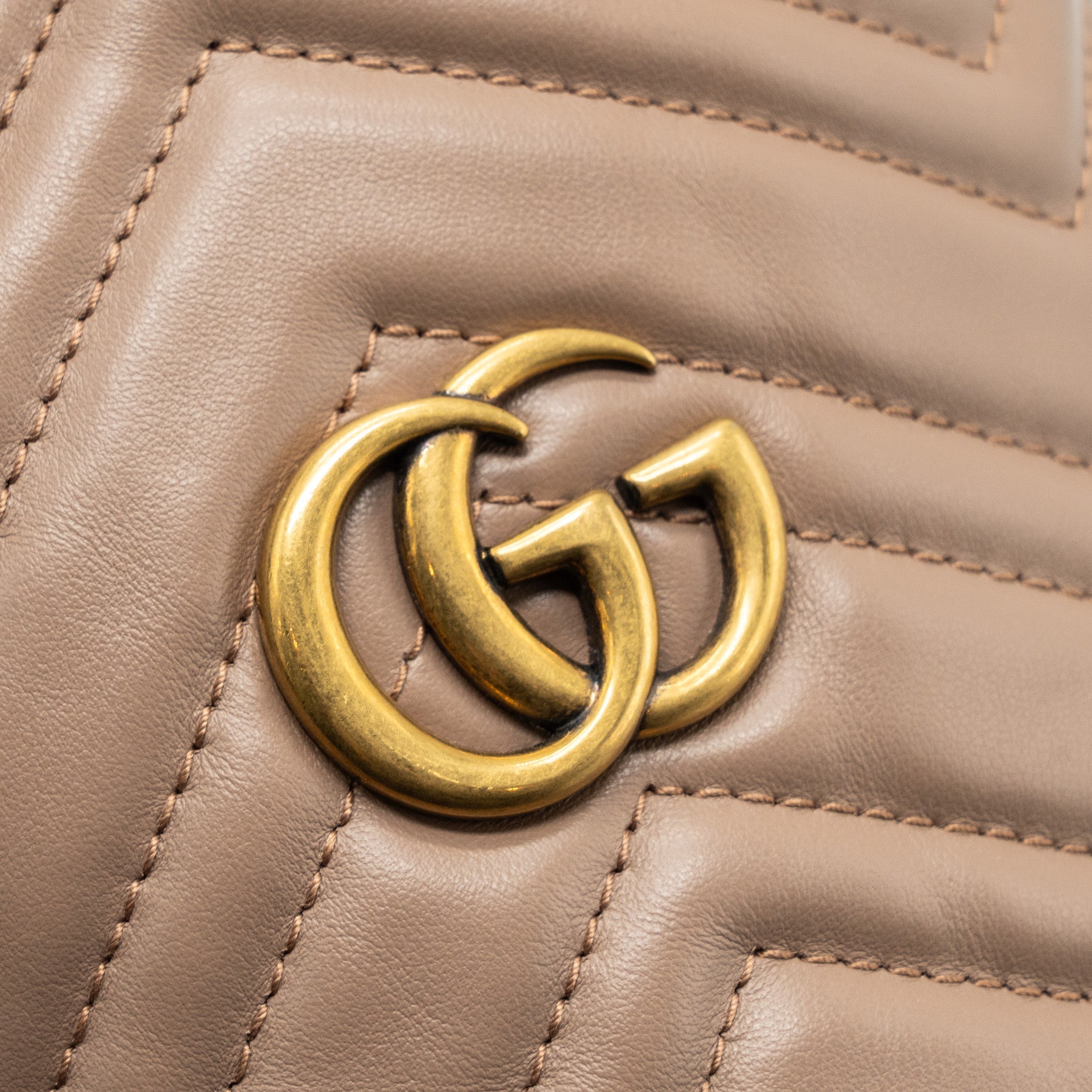 GUCCI GG MARMONT MINI BUCKET BAG BEIGE GHW