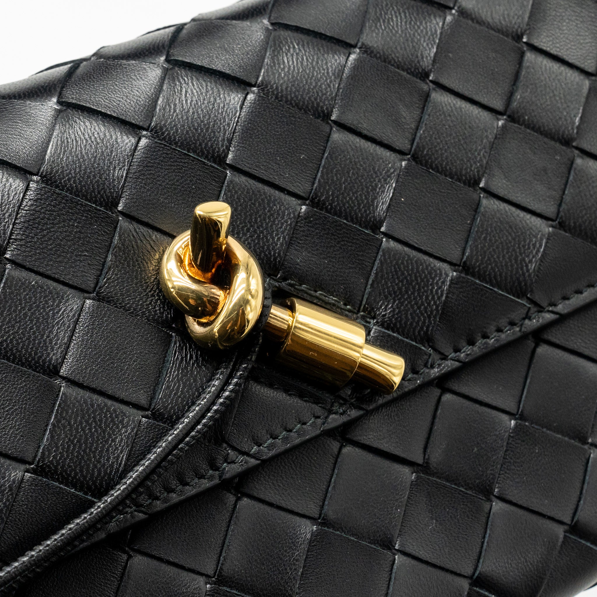 BOTTEGA VENETA ANDIAMO CLUTCH LAMBSKIN BLACK GHW