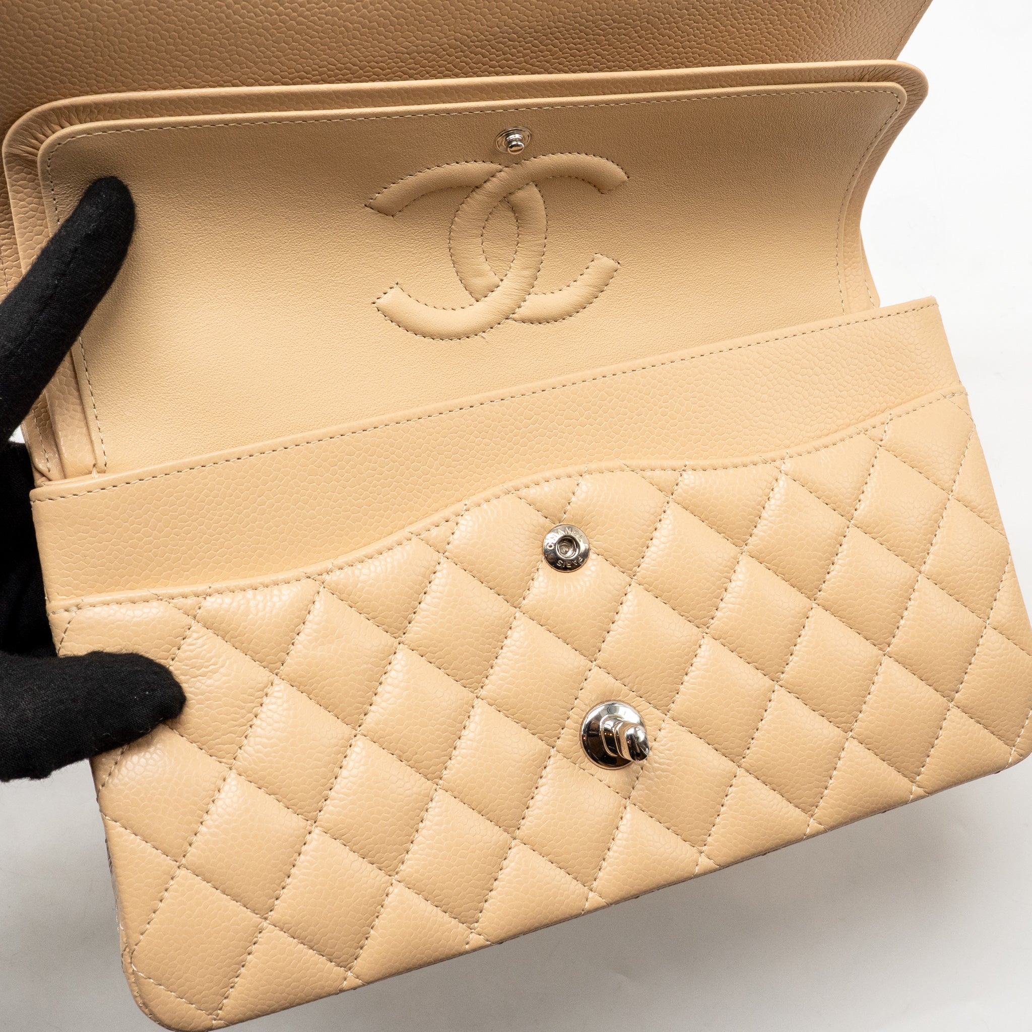 CHANEL MEDIUM CLASSIC DOUBLE FLAP BAG CAVIAR BEIGE SHW (MICROCHIP)
