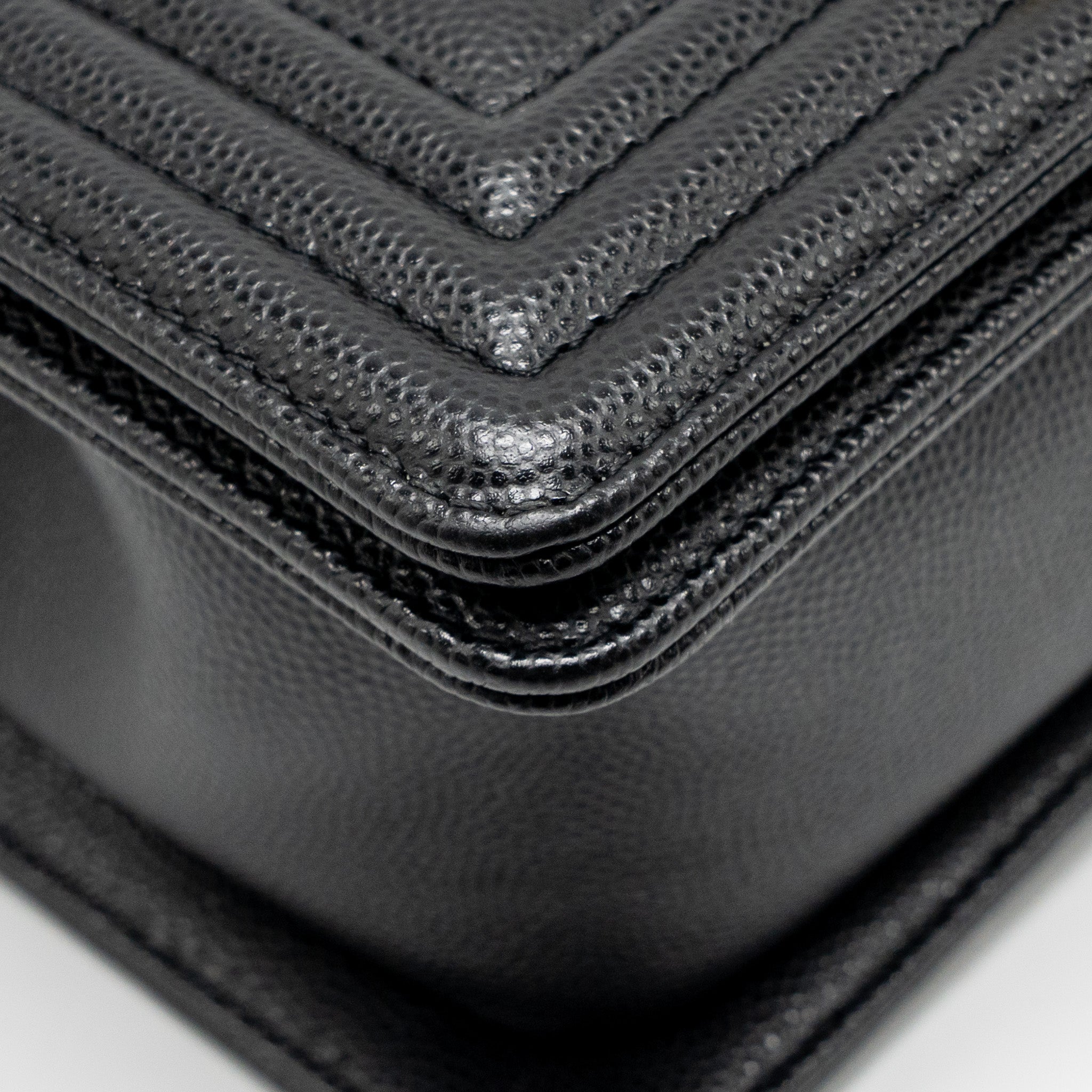 CHANEL SMALL BOY BAG CAVIAR BLACK GHW (MICROCHIP)