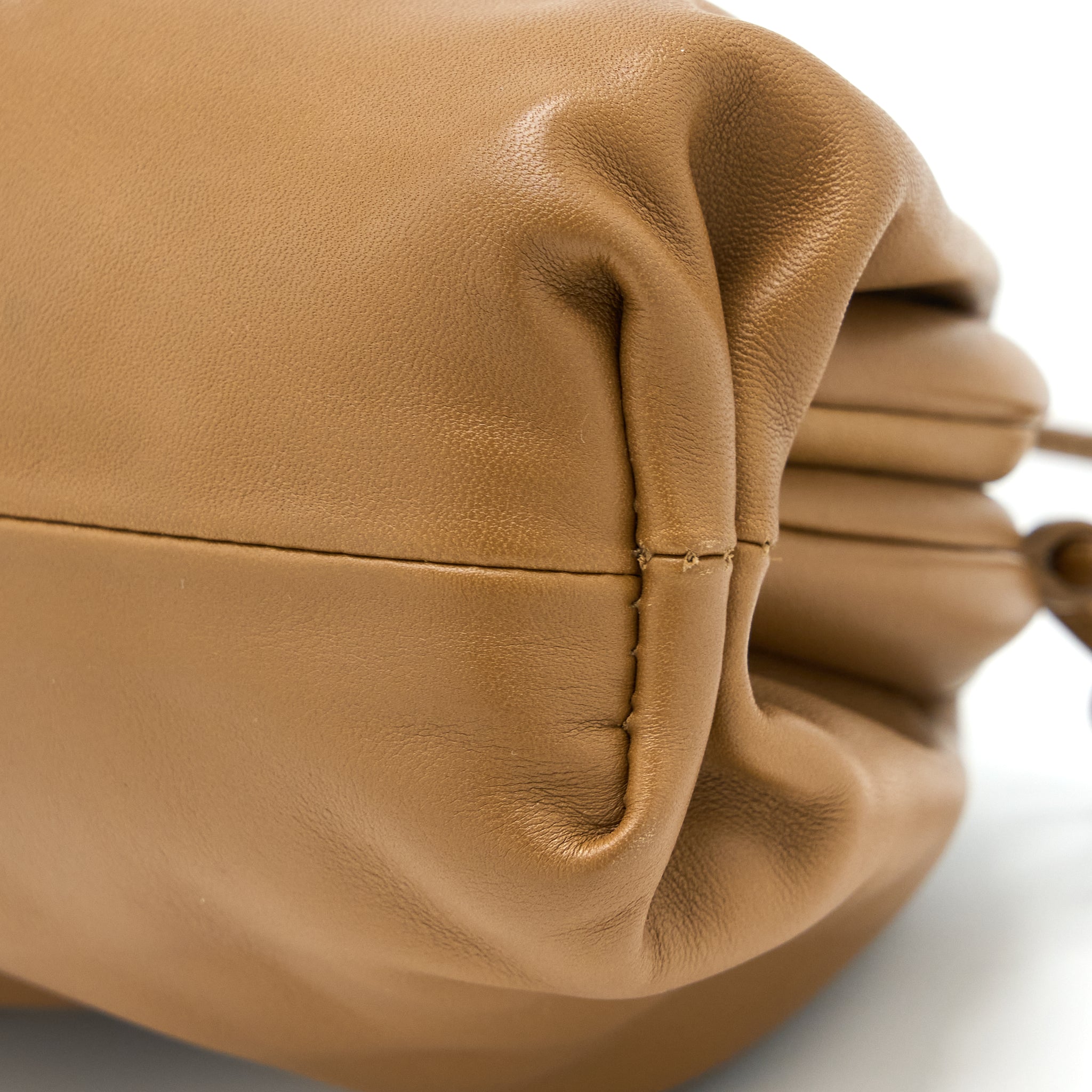 BOTTEGA VENETA MINI POUCH CALFSKIN CARAMEL GHW