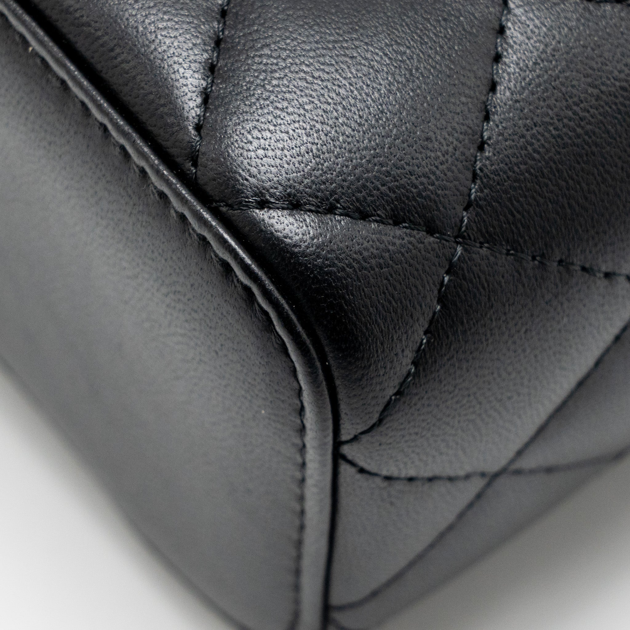 CHANEL PEARL CRUSH MINI VANITY WITH CHAIN LAMBSKIN BLACK GHW