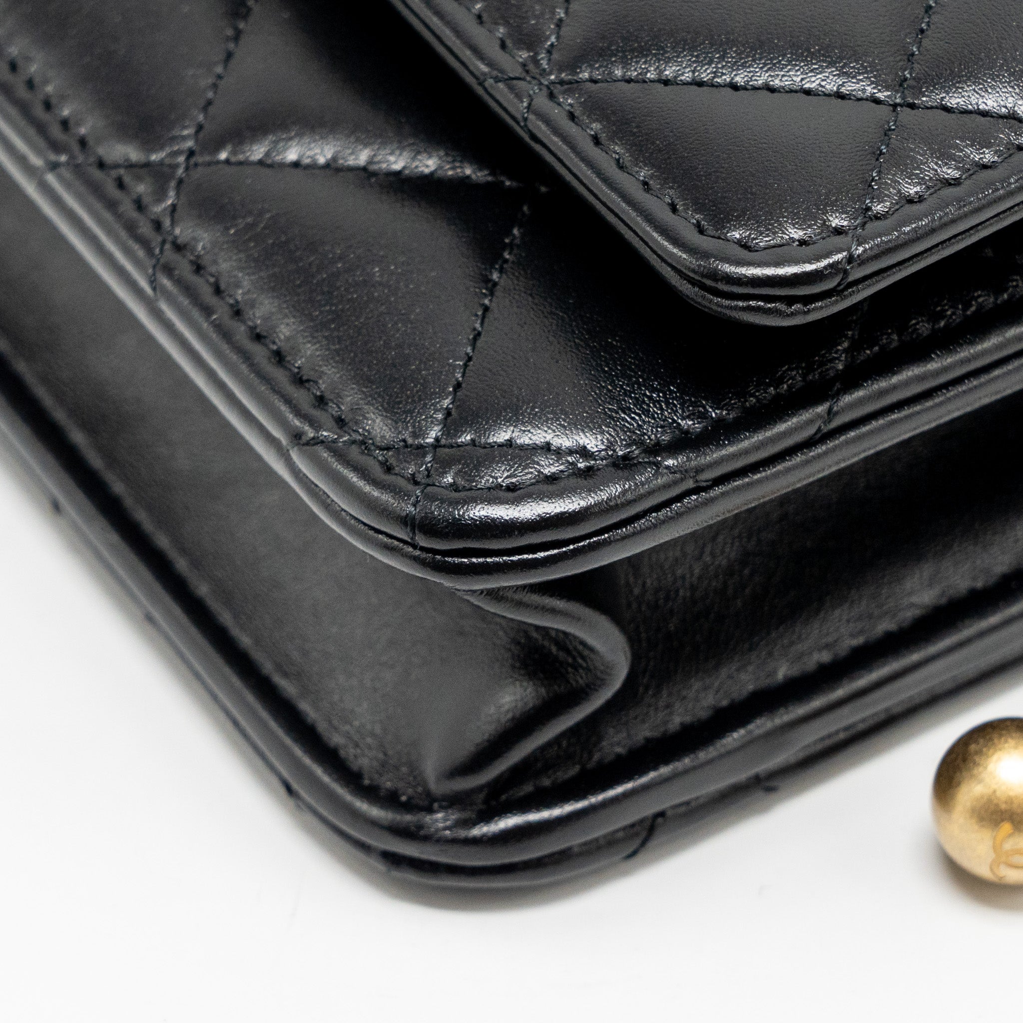 CHANEL 24C GOLD CRUSH WALLET ON CHAIN CALFSKIN BLACK GHW(MICROCHIP)