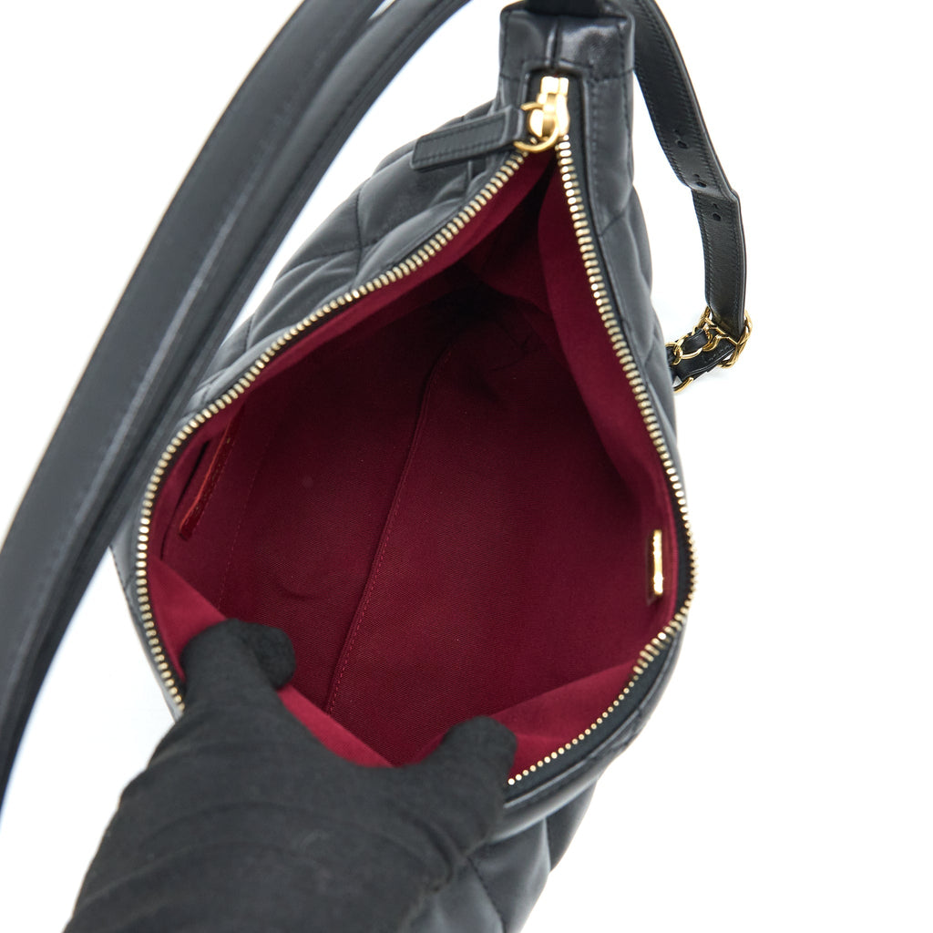 CHANEL 22B HOBO BAG LAMBSKIN BLACK GHW (MICROCHIP)