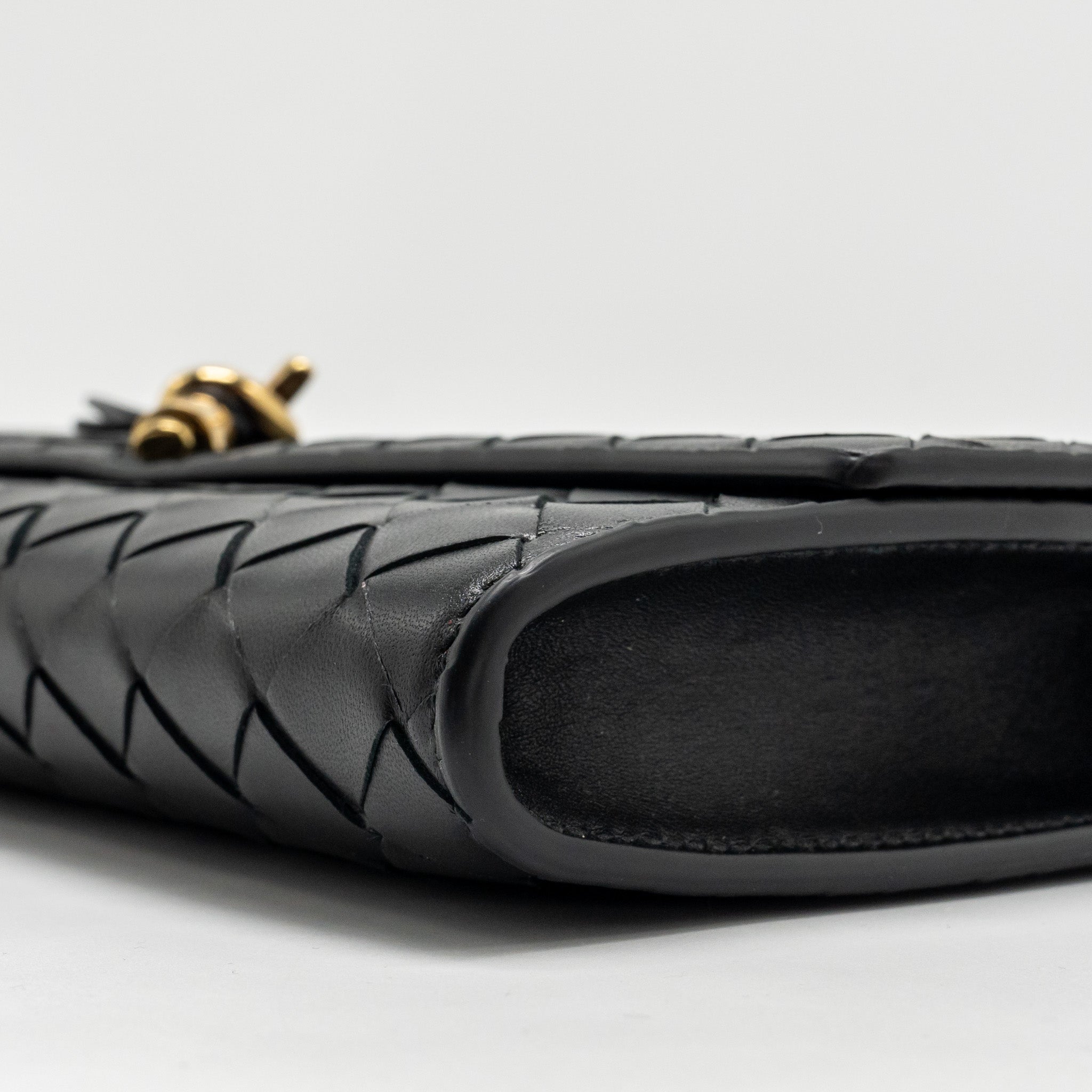 BOTTEGA VENETA ANDIAMO CLUTCH LAMBSKIN BLACK GHW