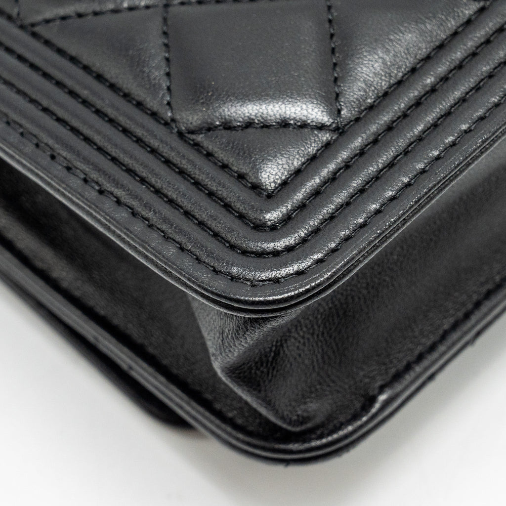 CHANEL BOY WALLET ON CHAIN LAMBSKIN BLACK GHW
