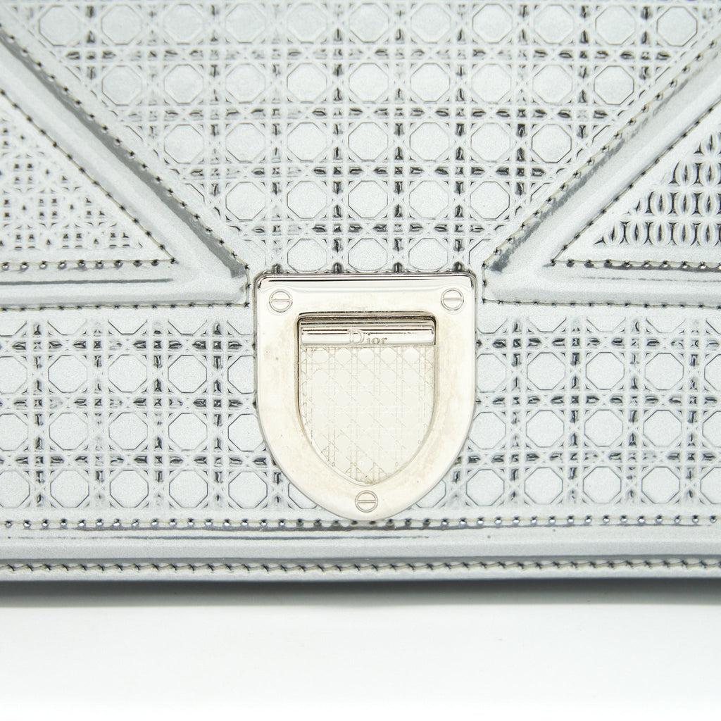 DIOR DIORAMA WALLET ON CHAIN IN SILVER