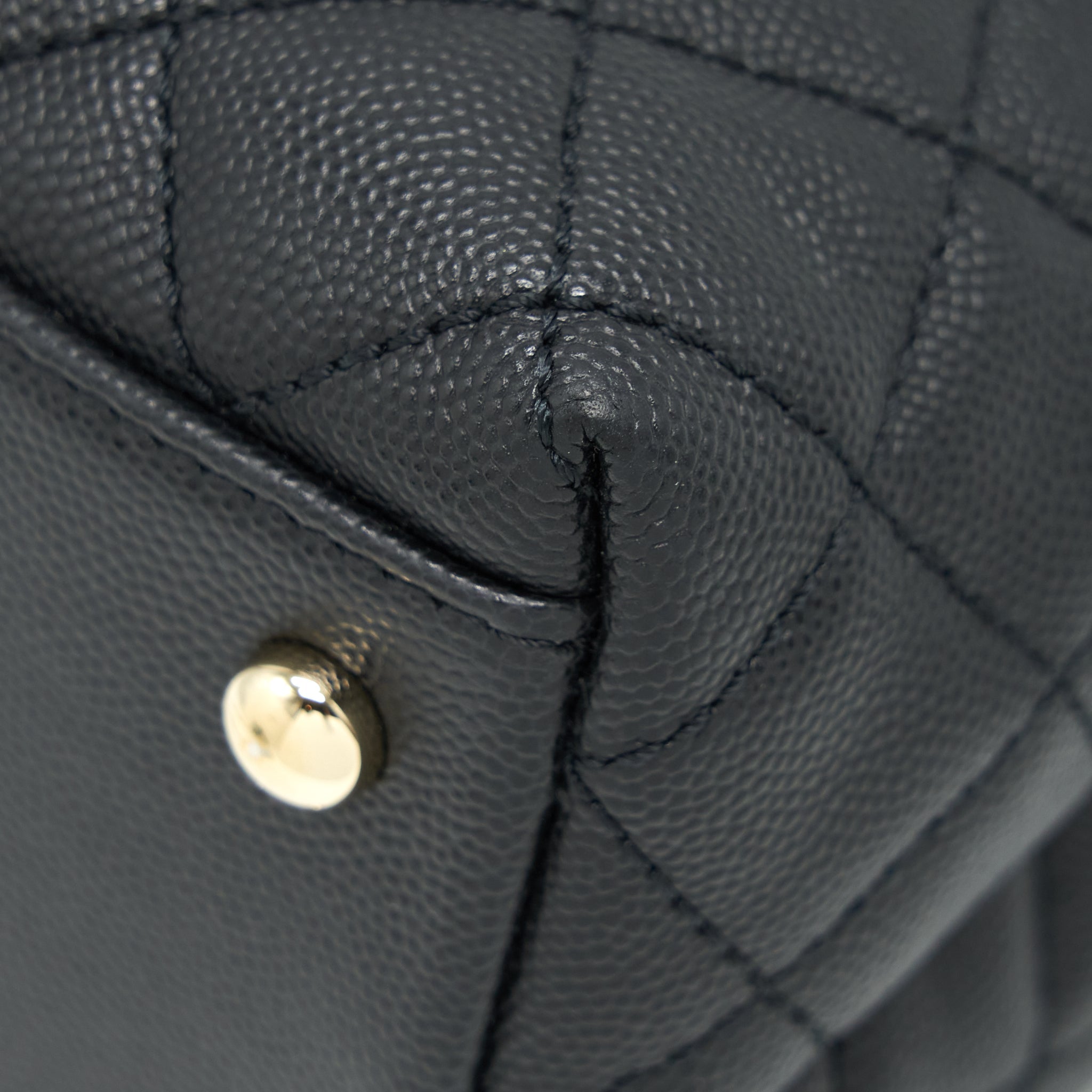 CHANEL MEDIUM COCO HANDLE 28CM CAVIAR BLACK LGHW