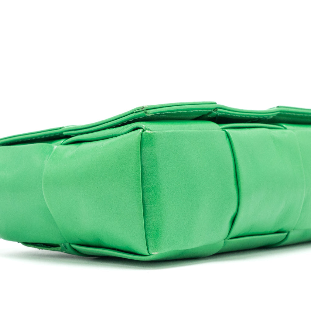 BOTTEGA VENETA CASSETTE BELT BAG LEATHER GREEN SHW