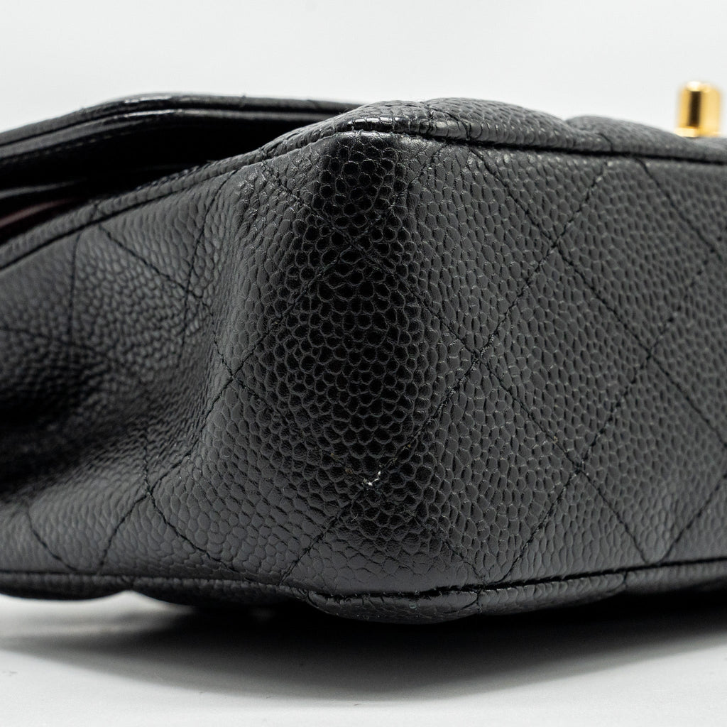 CHANEL MEDIUM CLASSIC DOUBLE FLAP BAG CAVIAR BLACK GHW