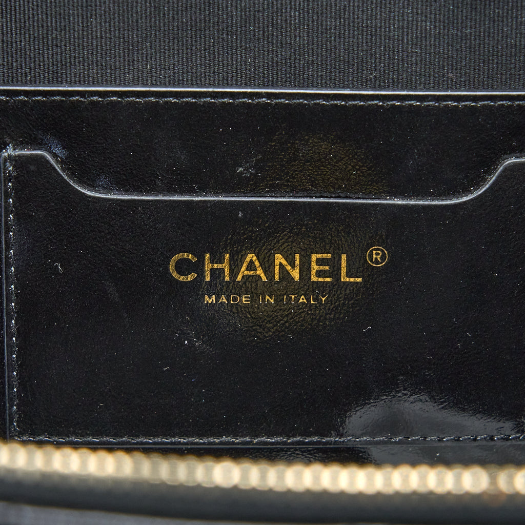 CHANEL 22A QUILTED BACKPACK SHINY CALFSKIN BLACK LGHW (MICROCHIP)