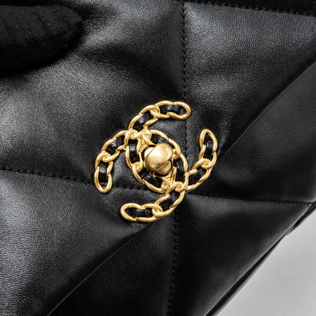 CHANEL SMALL 19 BAG LAMBSKIN BLACK MULTICOLOUR HARDWARE  (MICROCHIP)