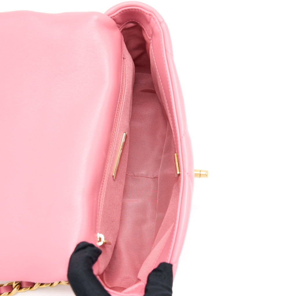 CHANEL SMALL 19 BAG LAMBSKIN PINK MULTICOLOUR HARDWARE (MICROCHIP)