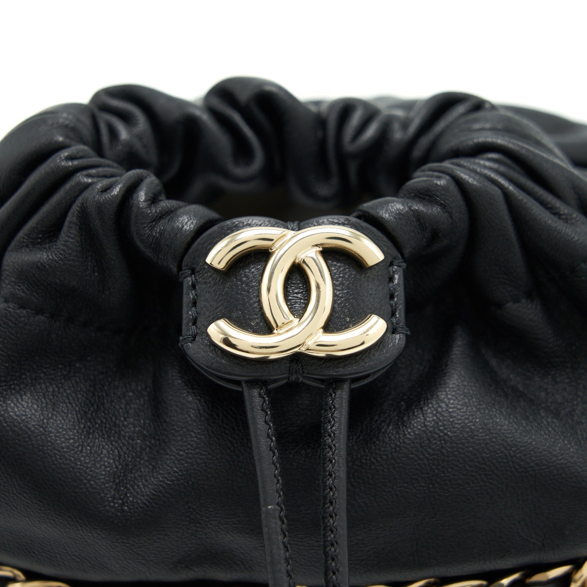 CHANEL 21C BUCKET CHAINS LAMBSKIN BLACK LGHW