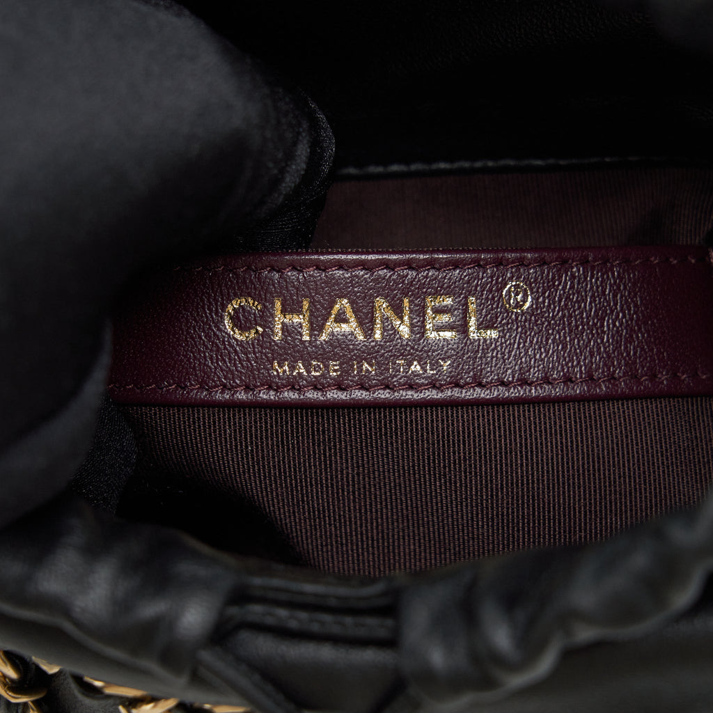 CHANEL 21C BUCKET CHAINS LAMBSKIN BLACK LGHW
