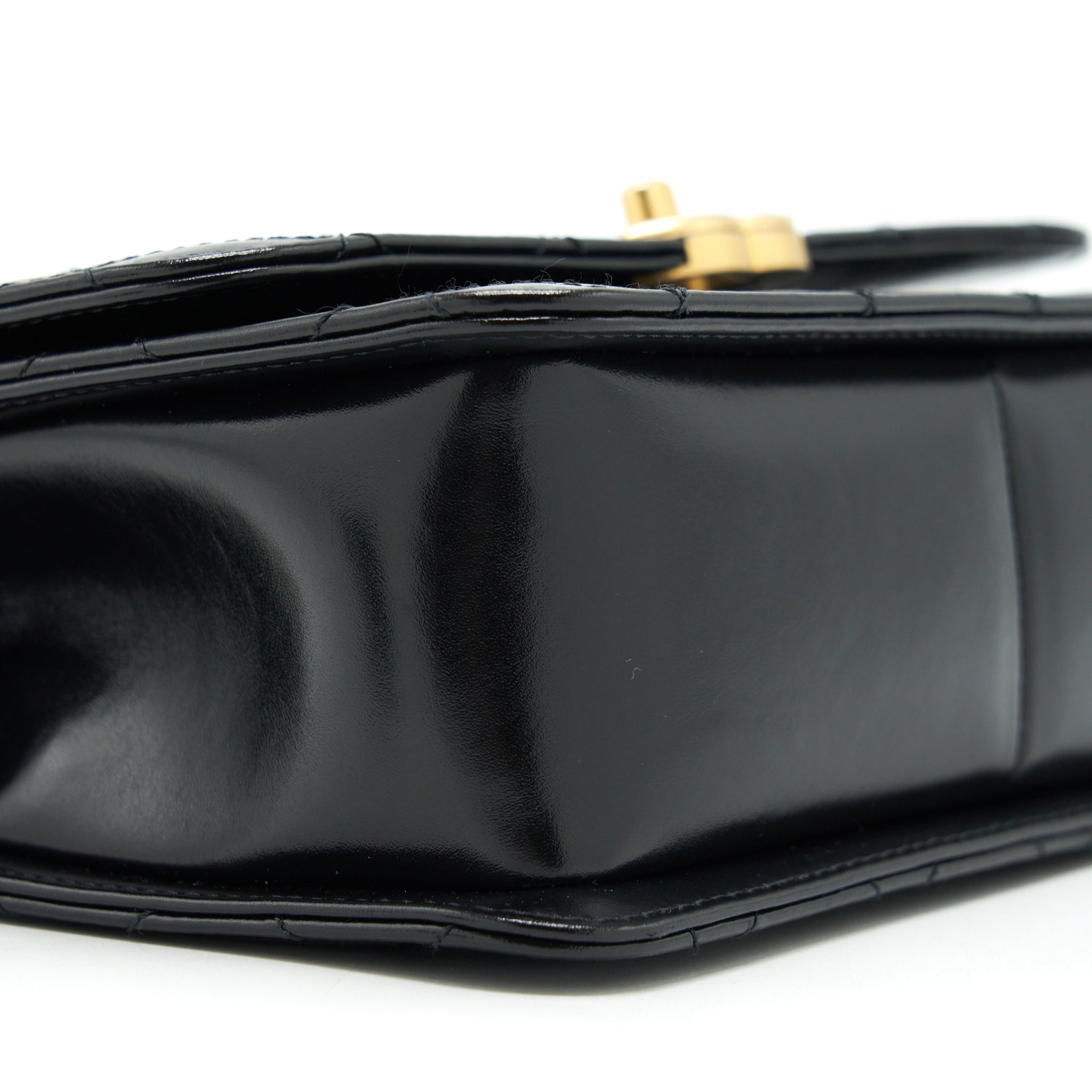 CHANEL 21A GOLD CRUSH FLAP BAG CALFSKIN BLACK GHW (MICROCHIP)