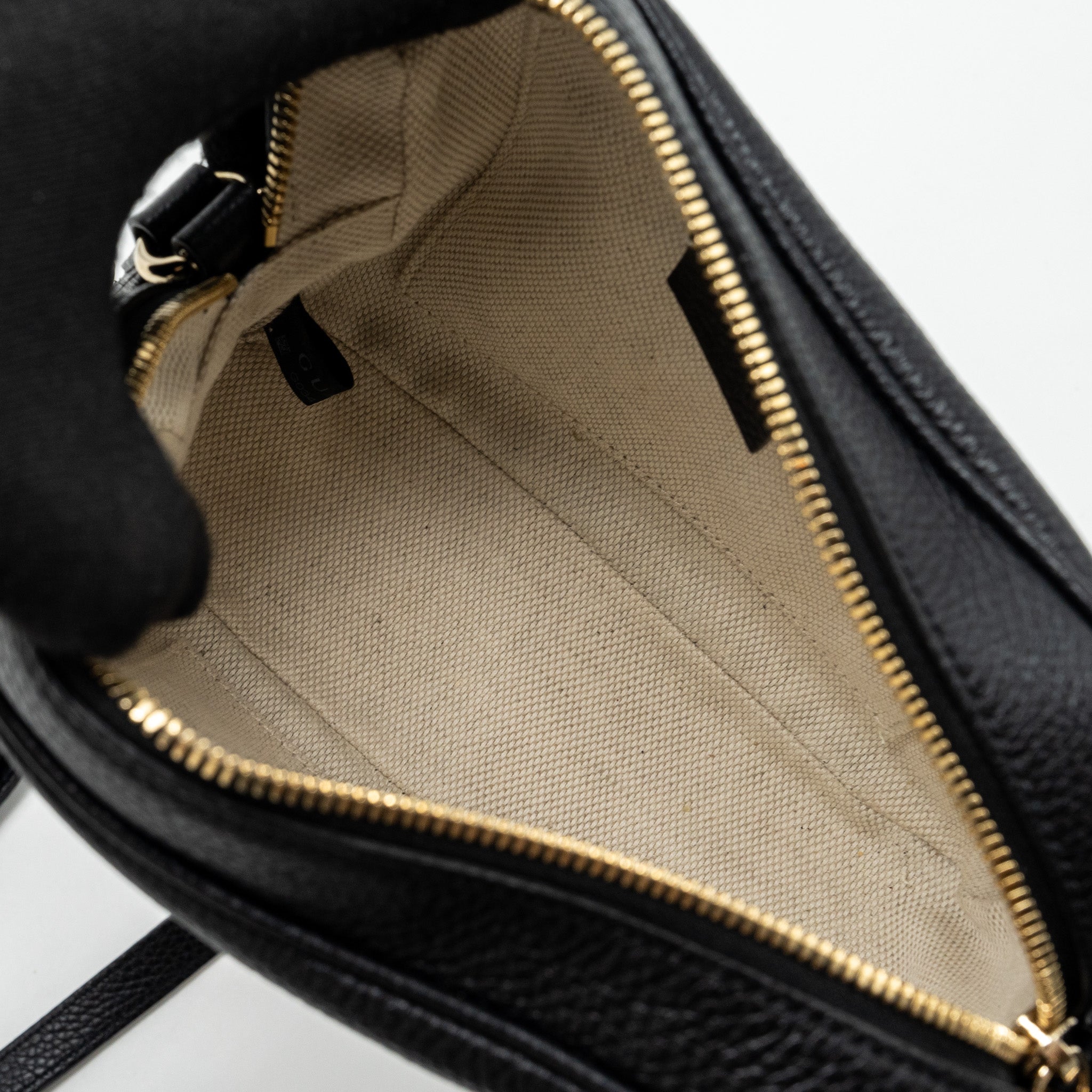 GUCCI SOHO DISCO CAMERA BAG GRAINED CALFSKIN BLACK GHW