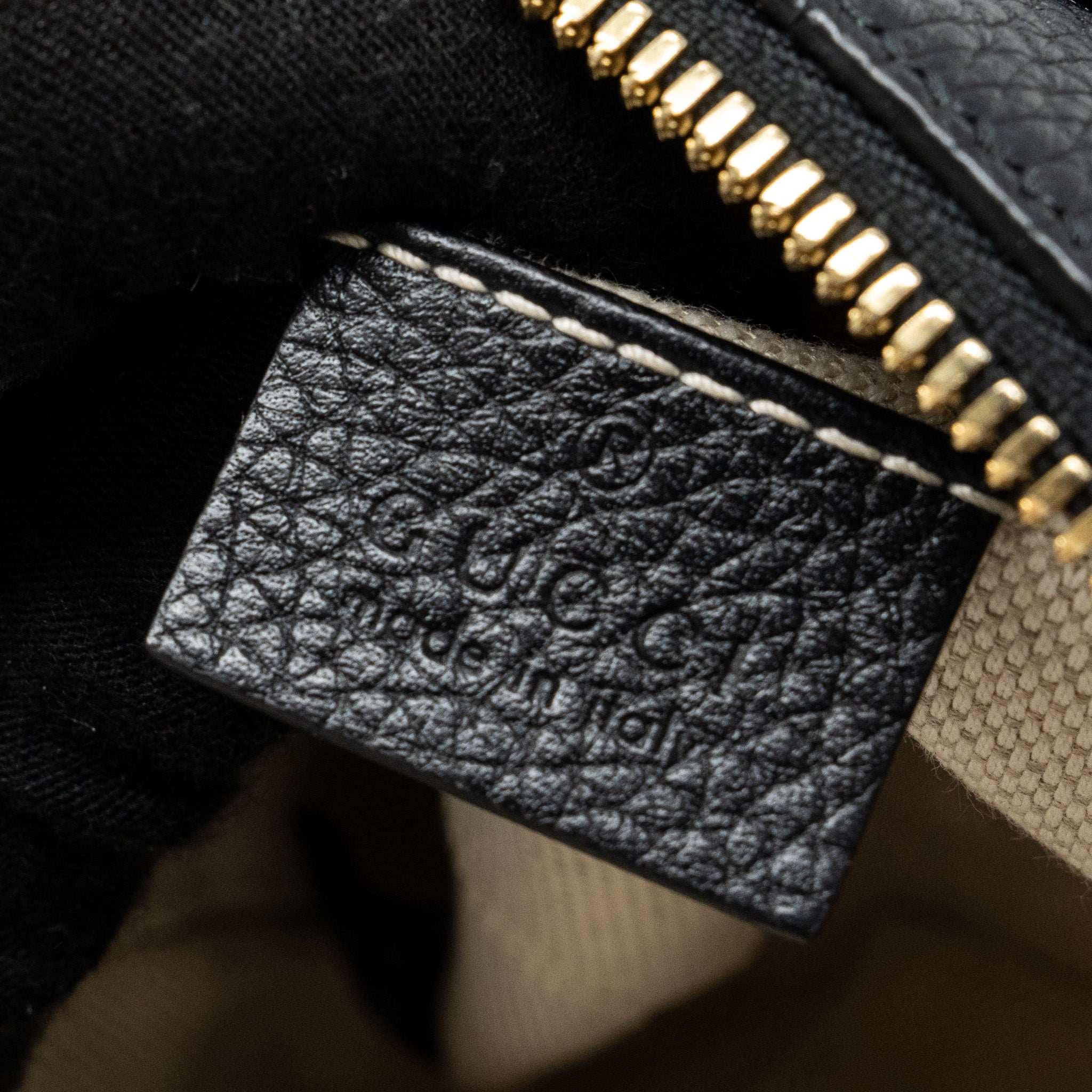 GUCCI SOHO DISCO CAMERA BAG GRAINED CALFSKIN BLACK GHW