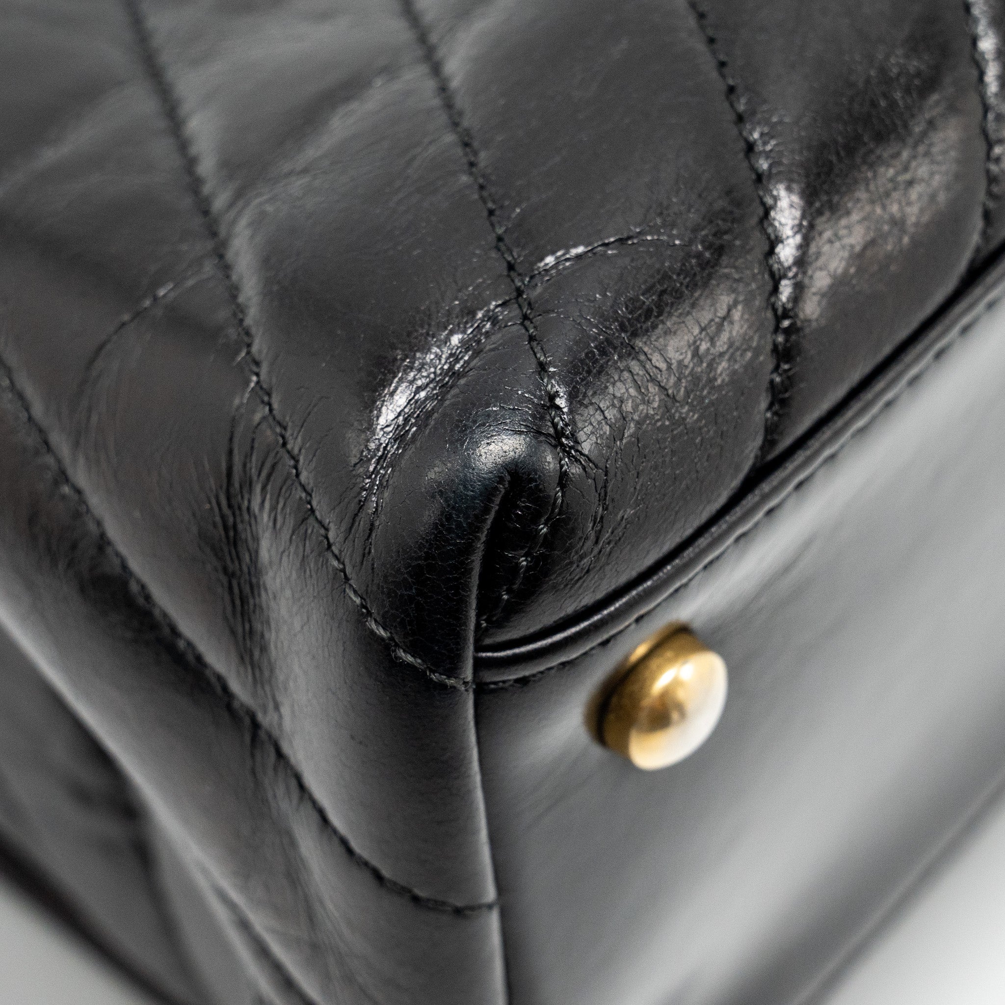 CHANEL MEDIUM COCO HANDLE CHEVRON CALFSKIN BLACK GHW