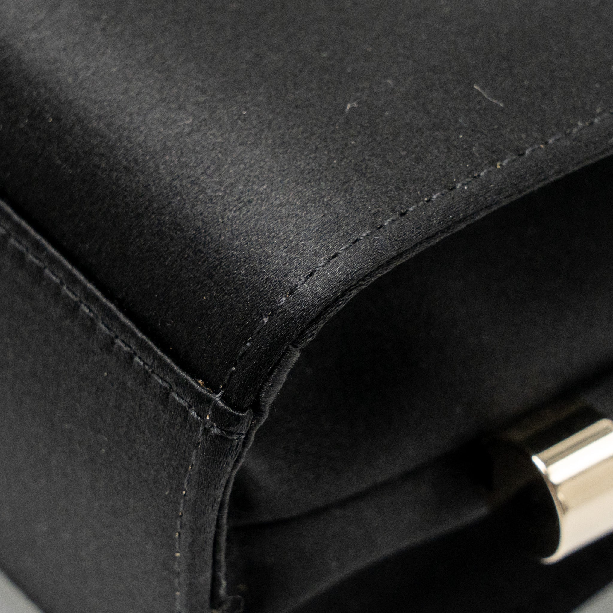 ROGER VIVIER MISS VIV MINI BAG SATIN BLACK LGHW