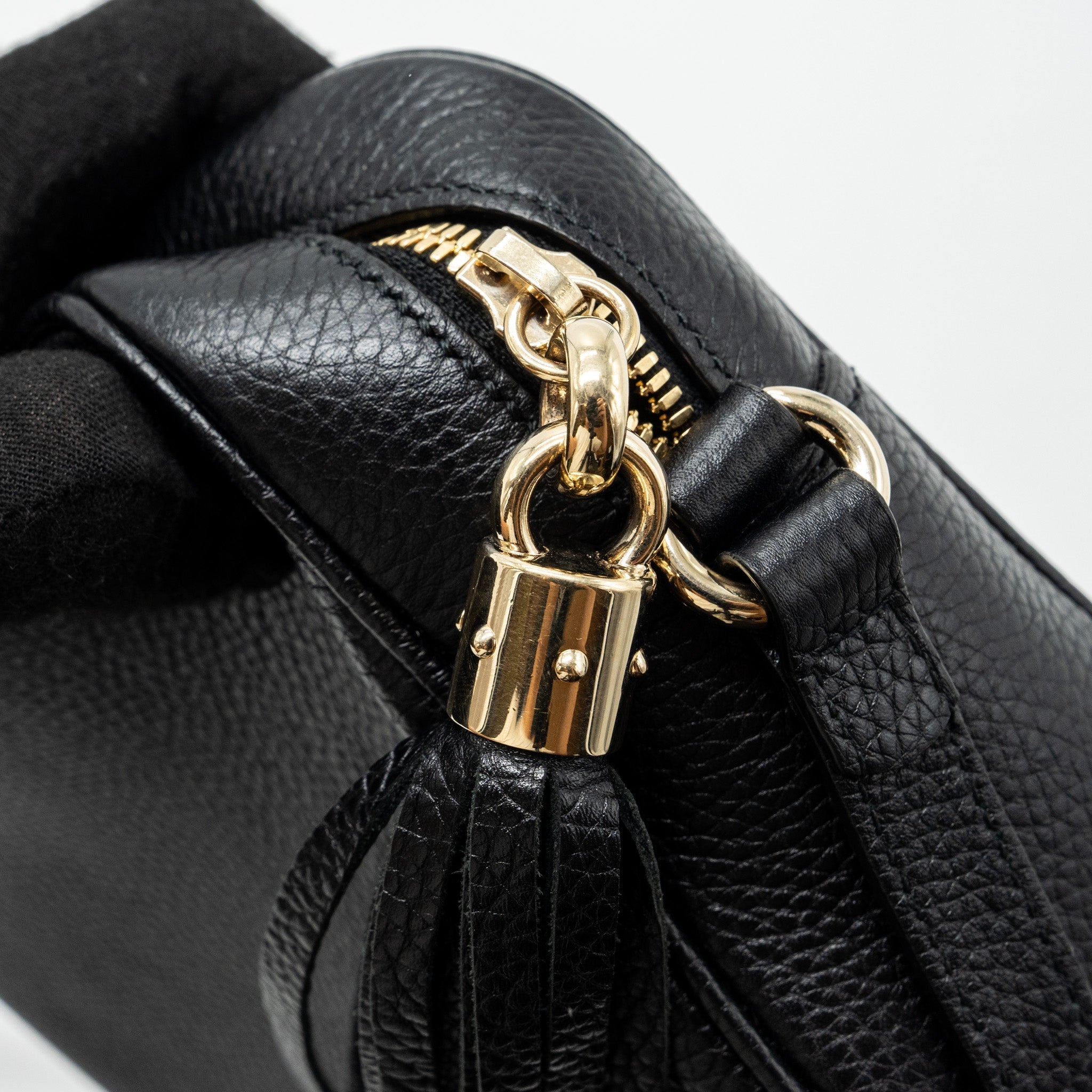 GUCCI SOHO DISCO CAMERA BAG GRAINED CALFSKIN BLACK GHW