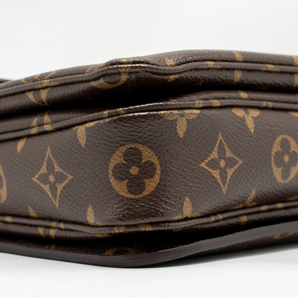 LOUIS VUITTON POCHETTE MÉTIS MONOGRAM CANVAS GHW
