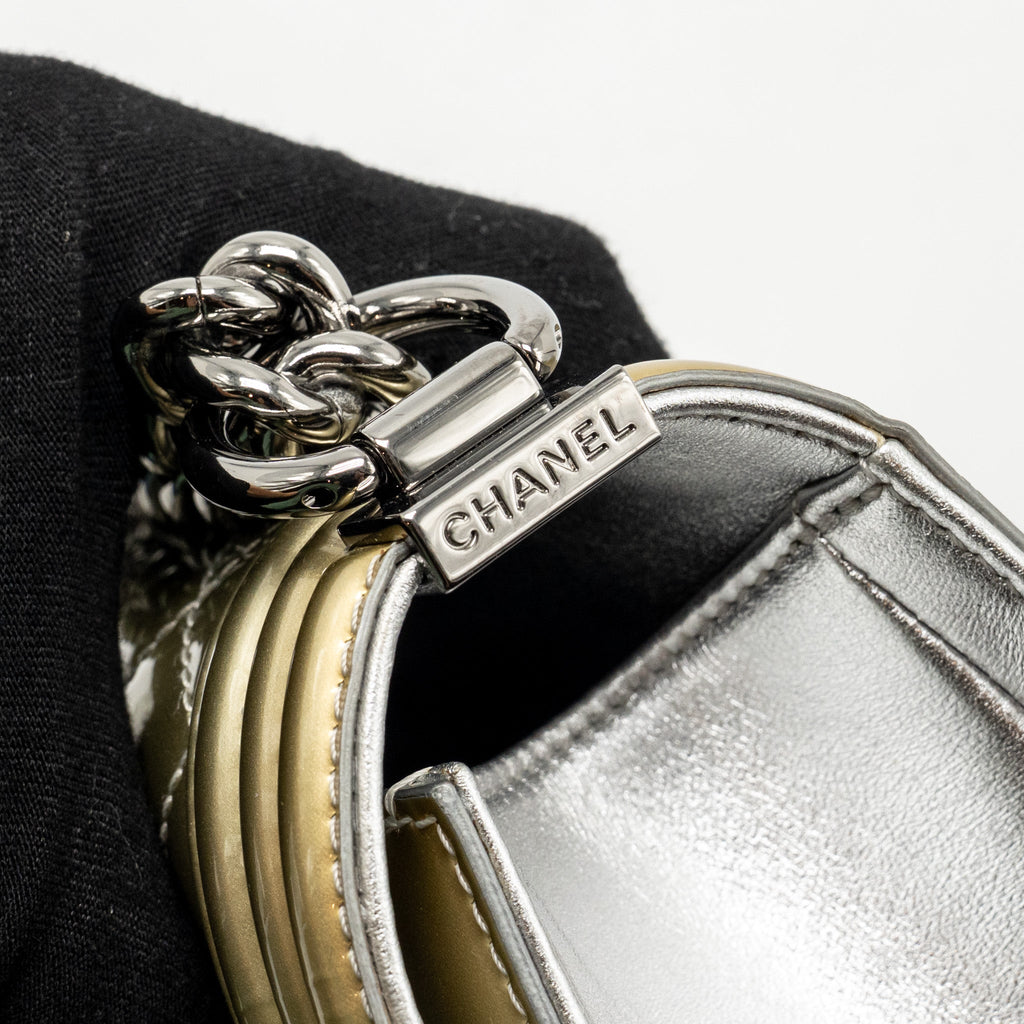 CHANEL MEDIUM BOY BAG METALLIC PATENT CALFSKIN/METALLIC LAMBSKIN GOLD/SILVER SHW