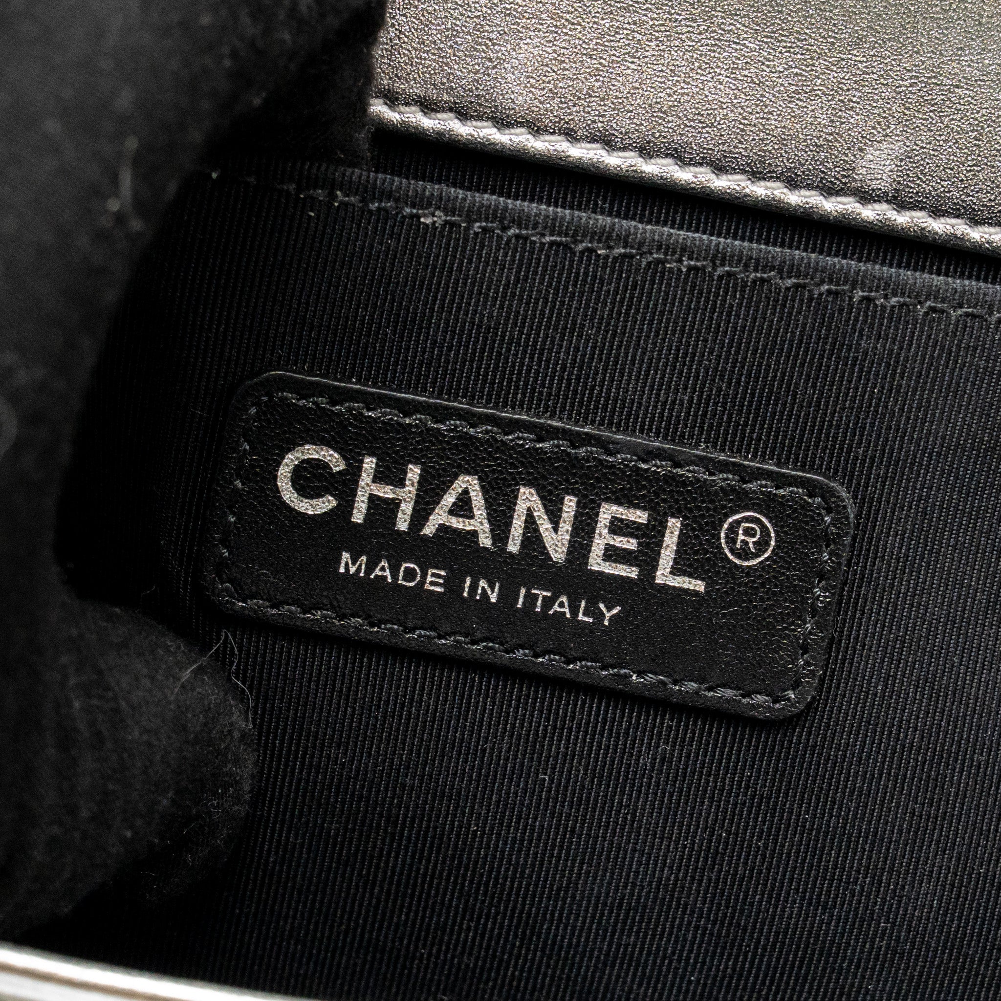 CHANEL MEDIUM BOY BAG METALLIC PATENT CALFSKIN/METALLIC LAMBSKIN GOLD/SILVER SHW