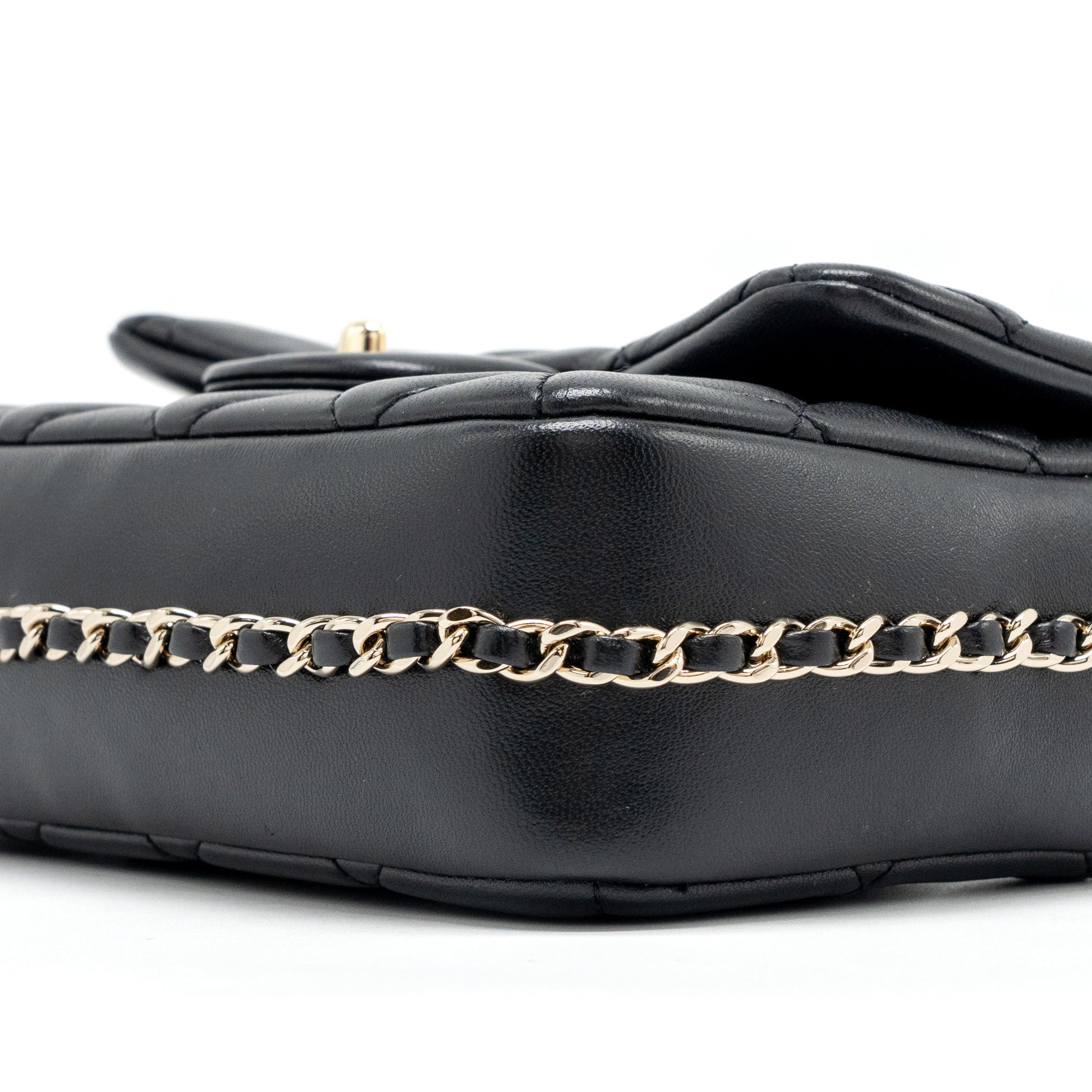 CHANEL QUILTED FLAP BAG WITH PEARL CHAIN LAMBSKIN BLACK LGHW