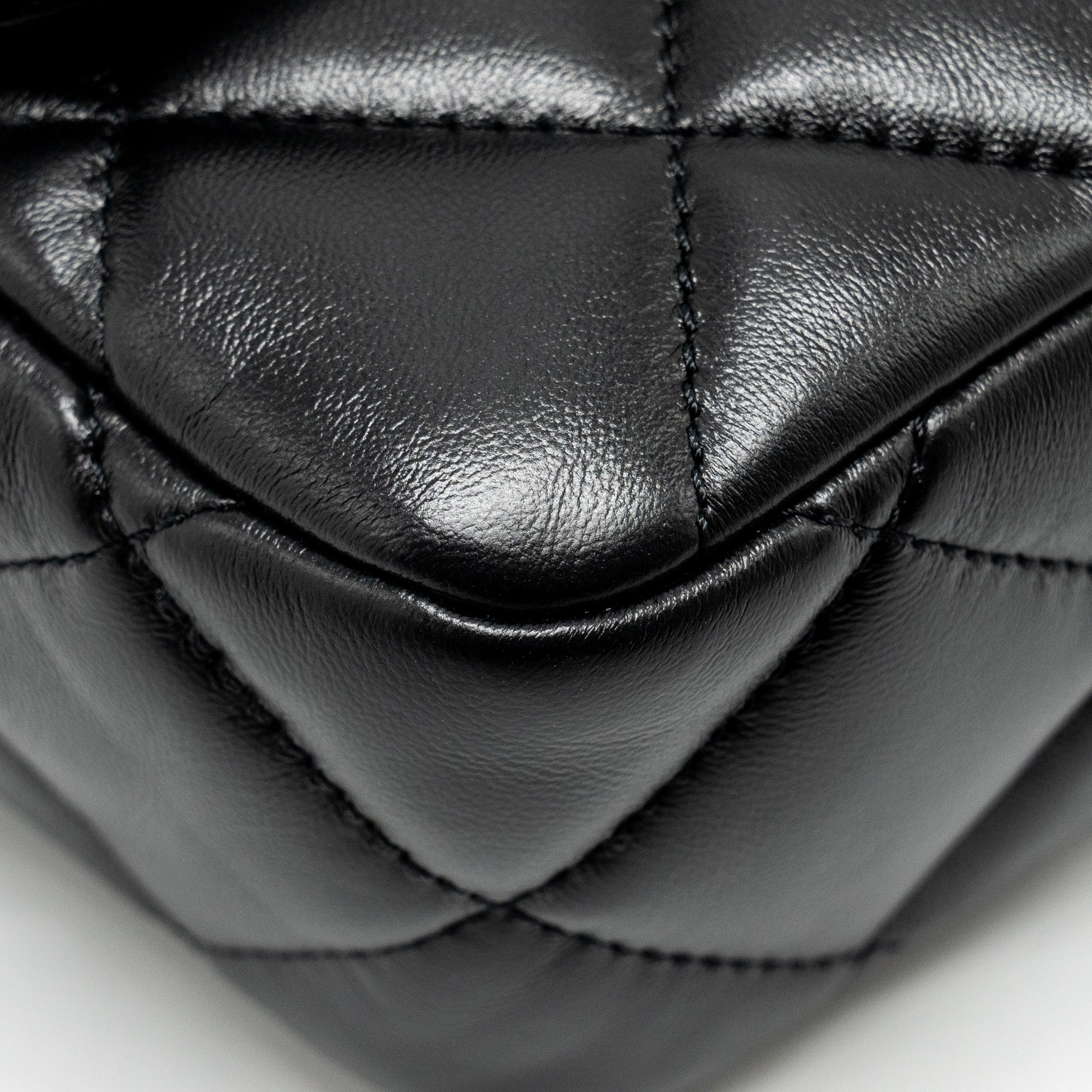 CHANEL 22B MINI FLAPBAG LAMBSKIN BLACK GHW (MICROCHIP)