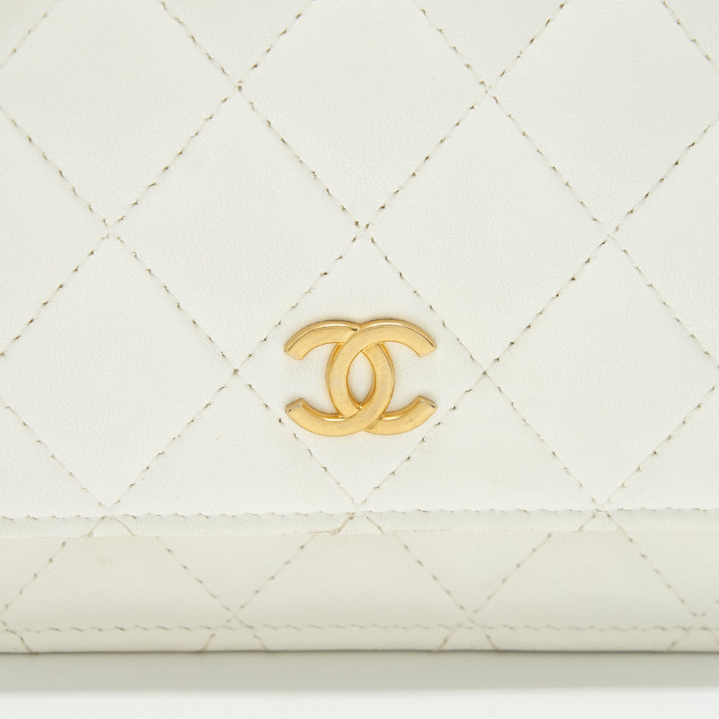CHANEL RUFFLES MINI WALLET ON CHAINS WHITE GHW