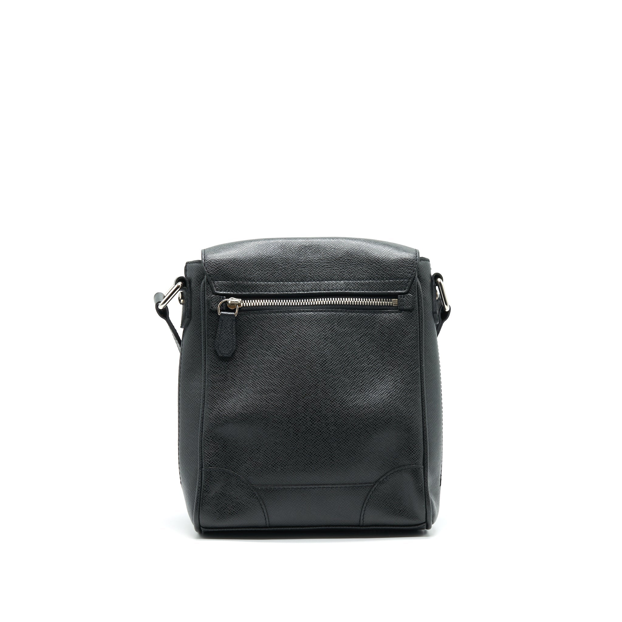 LOUIS VUITTON MEN'S MESSENGER BAG IN BLACK