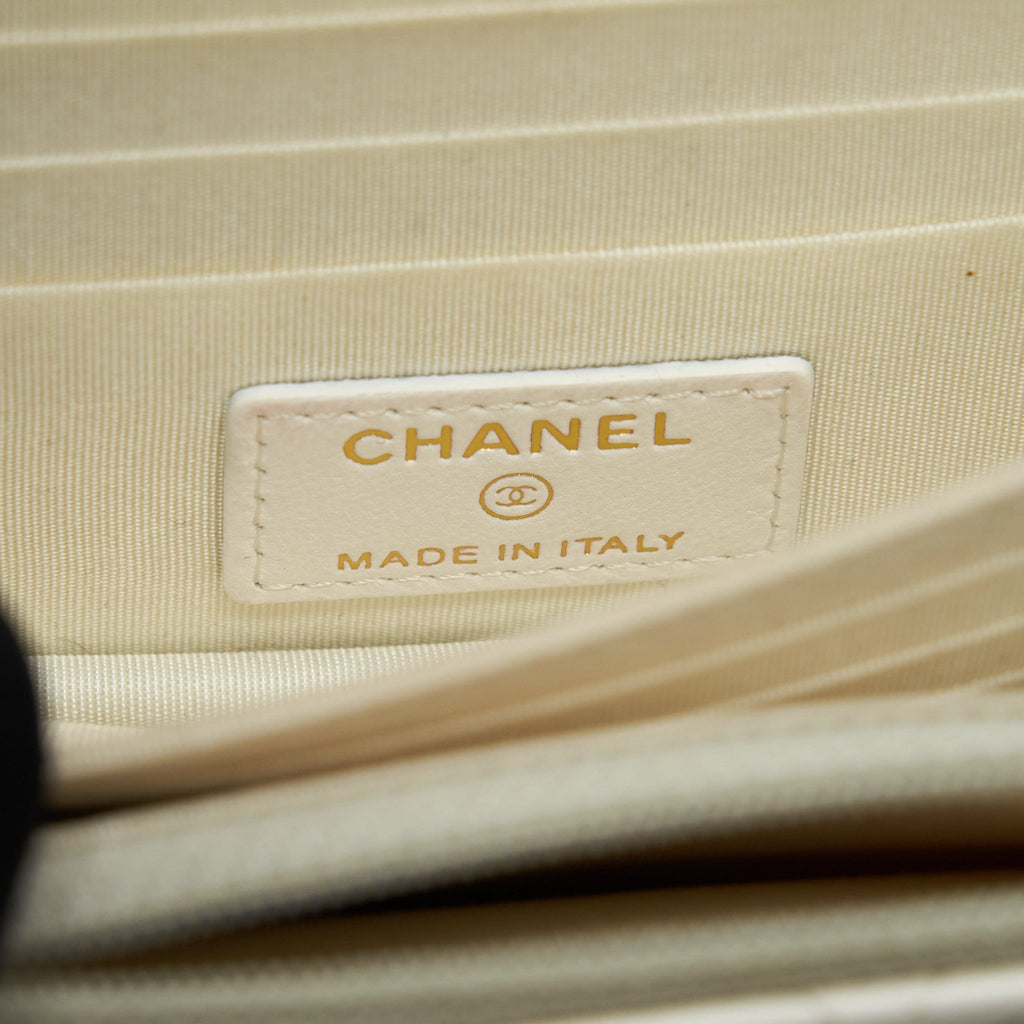 CHANEL RUFFLES MINI WALLET ON CHAINS WHITE GHW