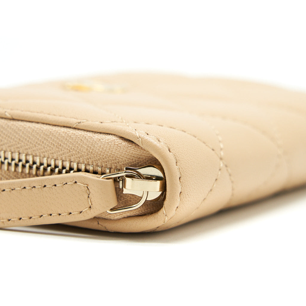 CHANEL 22C PEARL CRUSH CARD HOLDER WITH CHAIN BEIGE GHW