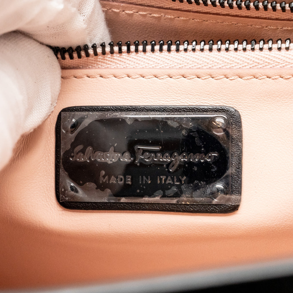 SALVATORE FERRAGAMO VARA BOW CROSSBODY FLAP BAG BLACK CALFSKIN BLACK HARDWARE