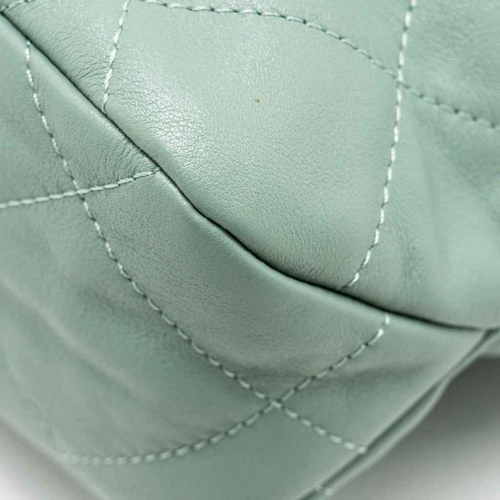 CHANEL 22C HOBO BAG WITH GIANT CHAIN CALFSKIN GREEN GHW (MICROCHIP)