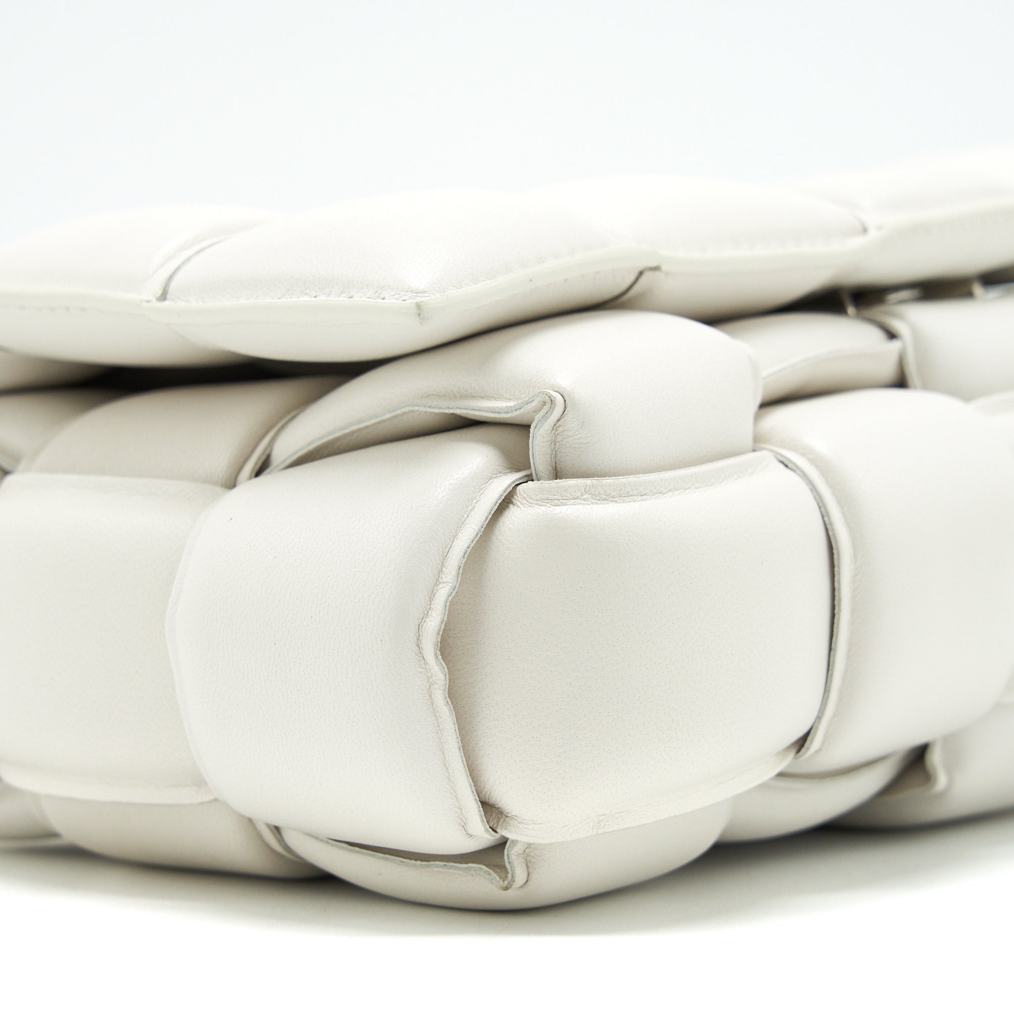 BOTTEGA VENETA PADDED CASSETTE BAG WHITE