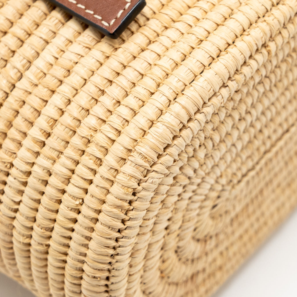 LOEWE SMALL ANAGRAM SQUARE BASKET BAG RAFFIA BROWN/BEIGE