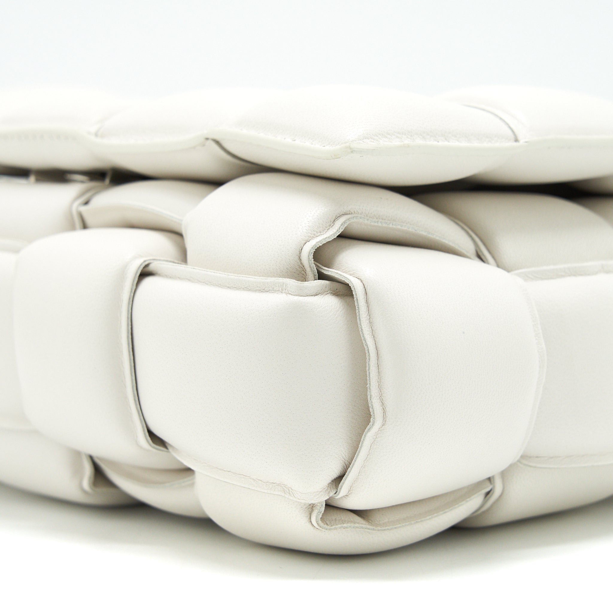 BOTTEGA VENETA PADDED CASSETTE BAG WHITE