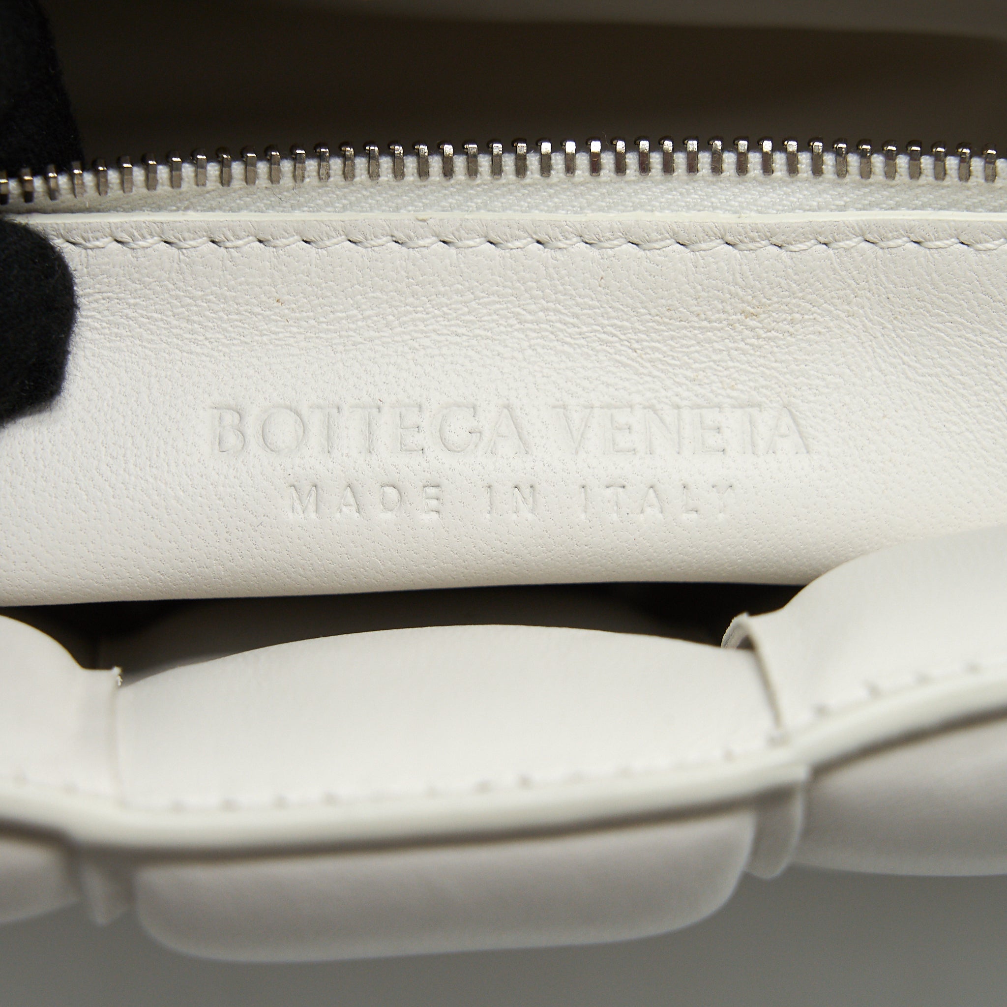 BOTTEGA VENETA PADDED CASSETTE BAG WHITE