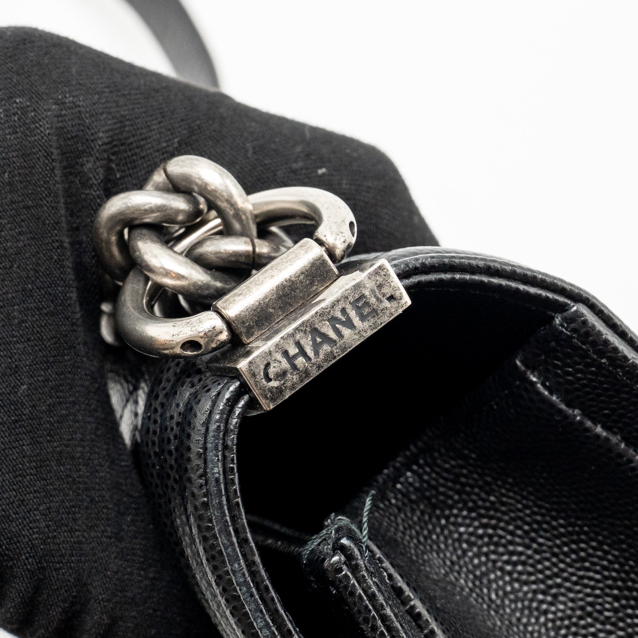 CHANEL MEDIUM BOY BAG CAVIAR BLACK SHW