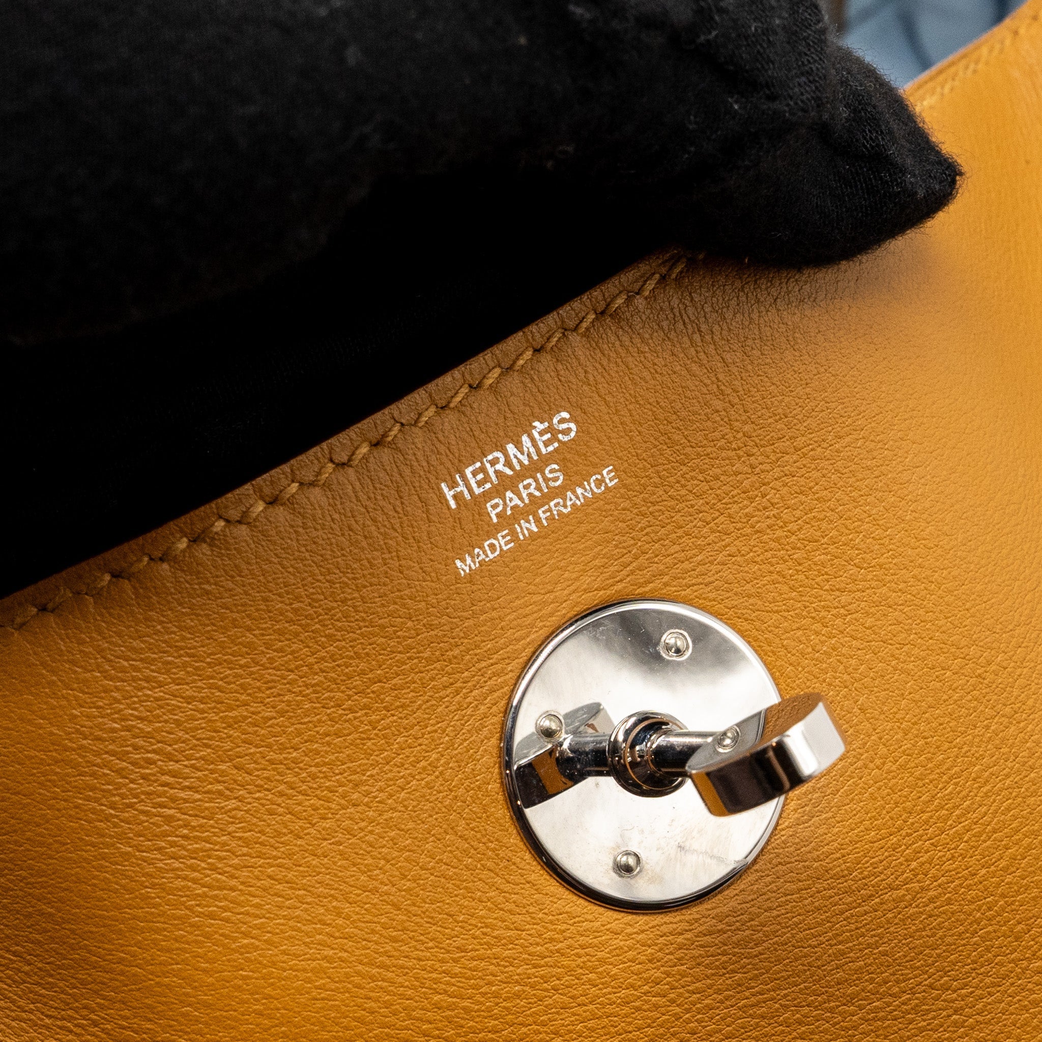 HERMES LINDY 26 SWIFT SESAME/BLEU BRUME SHW